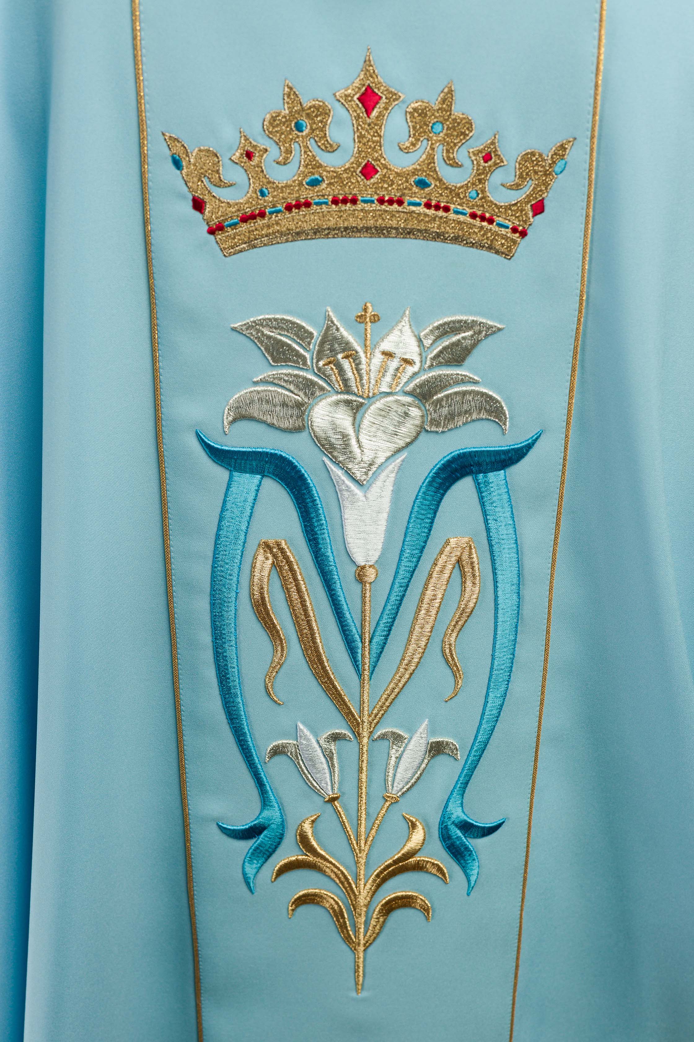 Blue liturgical Marian chasuble embroidered with a crown - CHASUBLES.COM