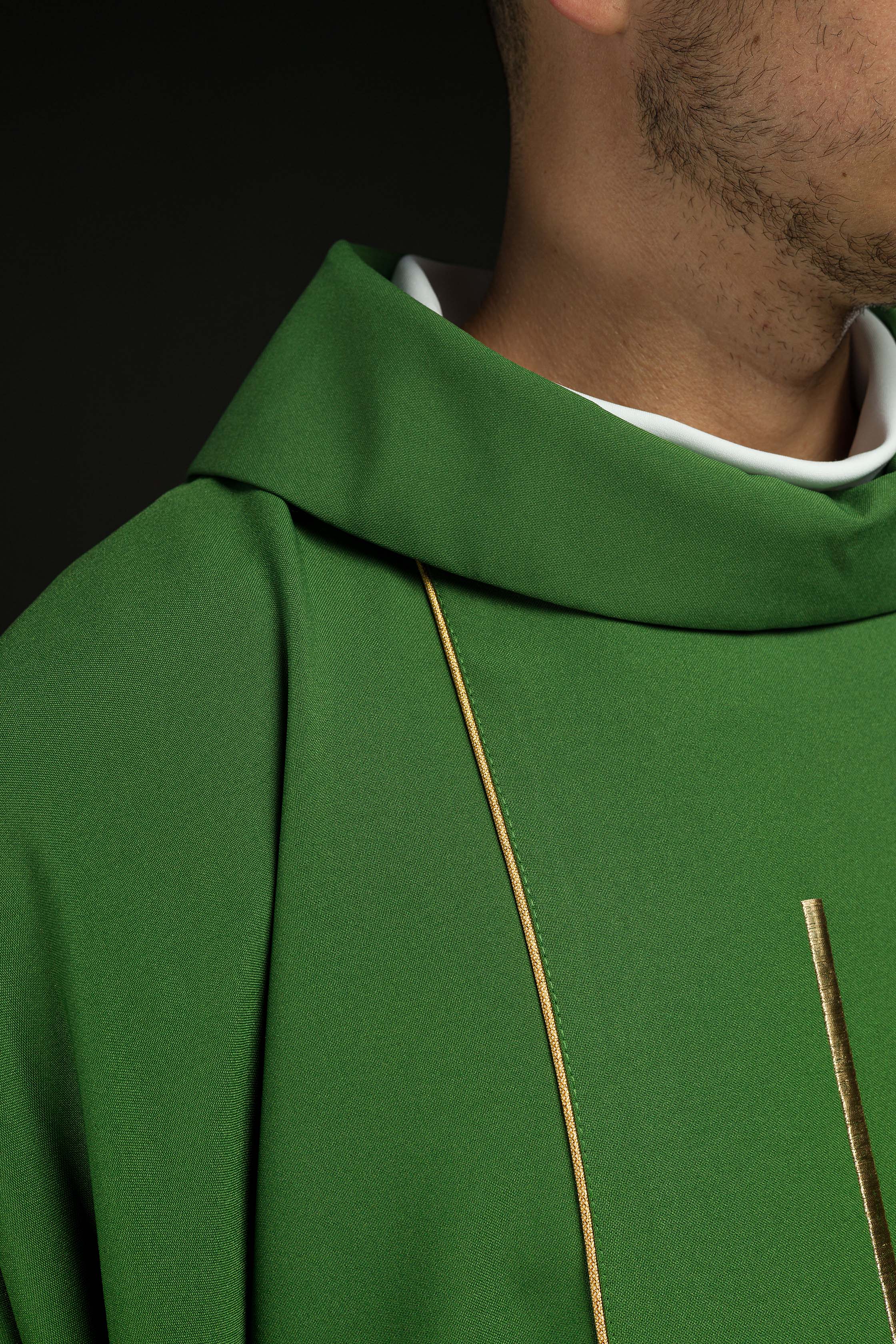 Green chasuble embroidered with motifs of cross and wheat - CHASUBLES.COM