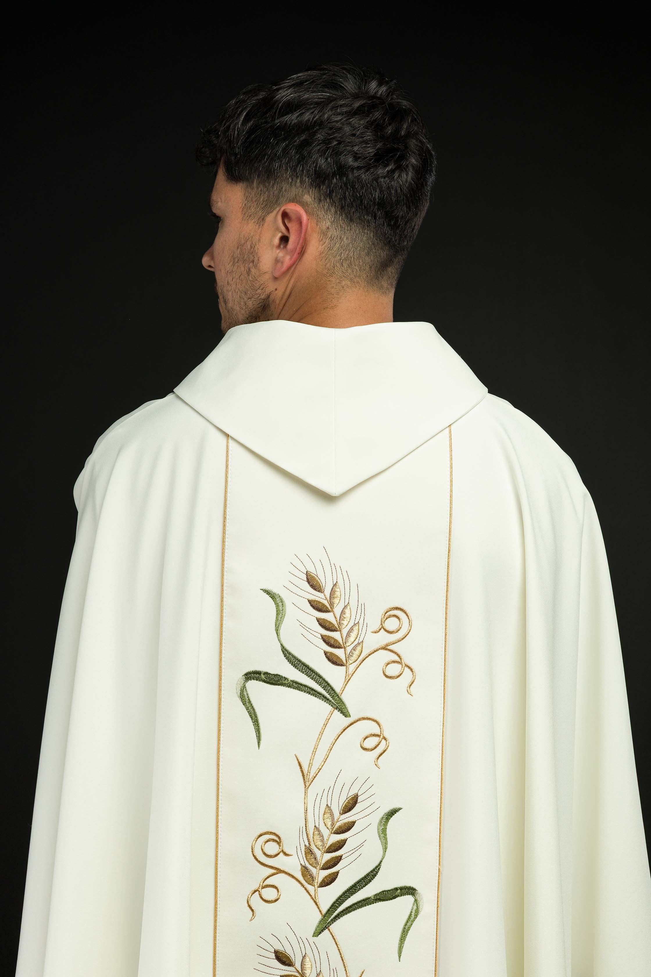 Ecru chasuble with IHS and grapes embroidery