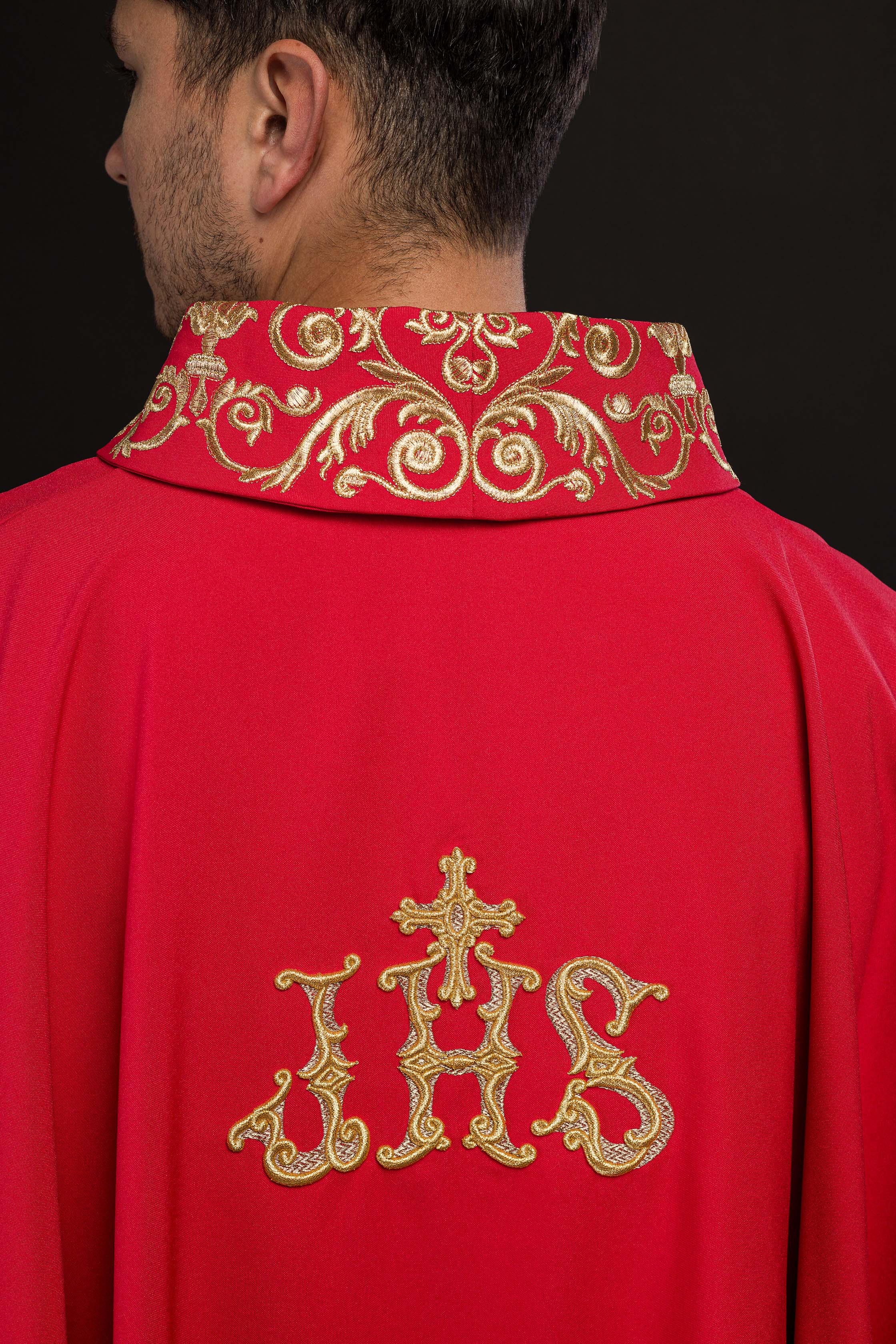 Red chasuble with embroidery around silhouette - CHASUBLES.COM