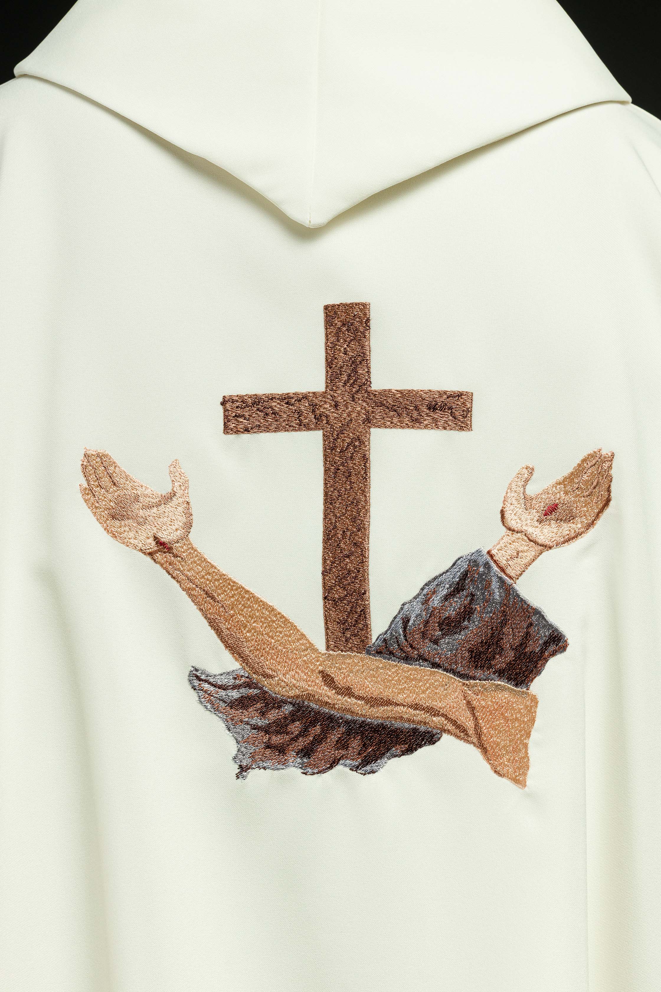 Liturgical chasuble with a Franciscan cross in ecru - CHASUBLES.COM