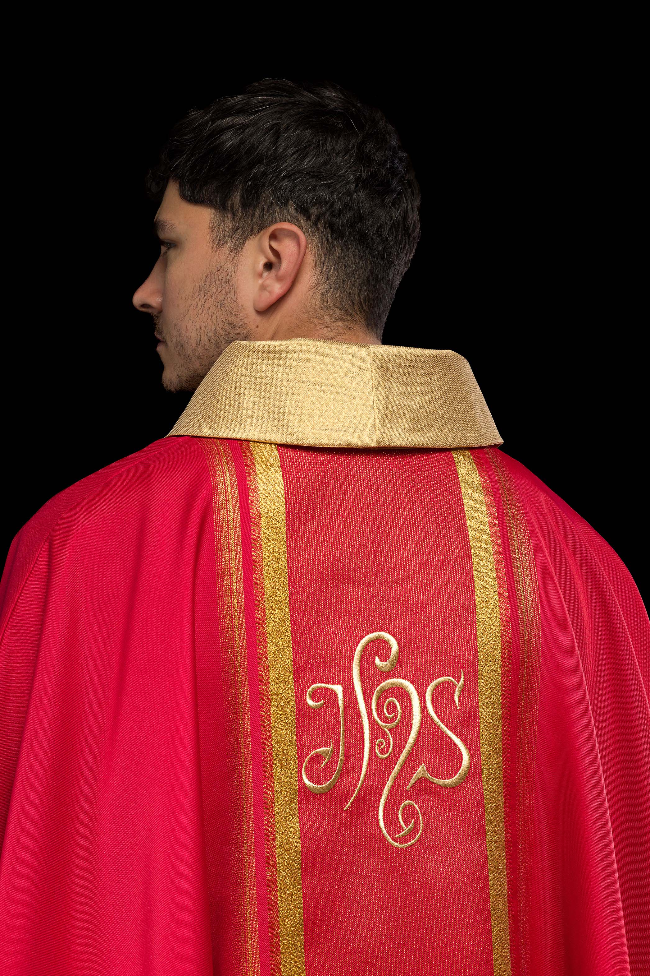 Red chasuble embroidered with IHS motif with gilding - CHASUBLES.COM