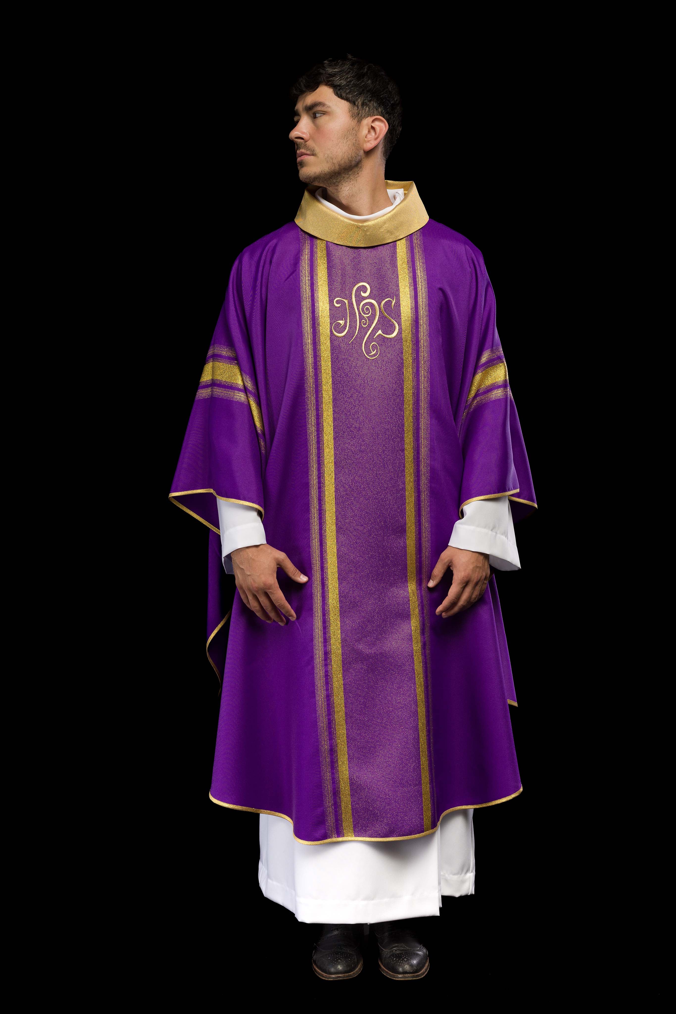 Purple chasuble embroidered with IHS motif with gilding - CHASUBLES.COM