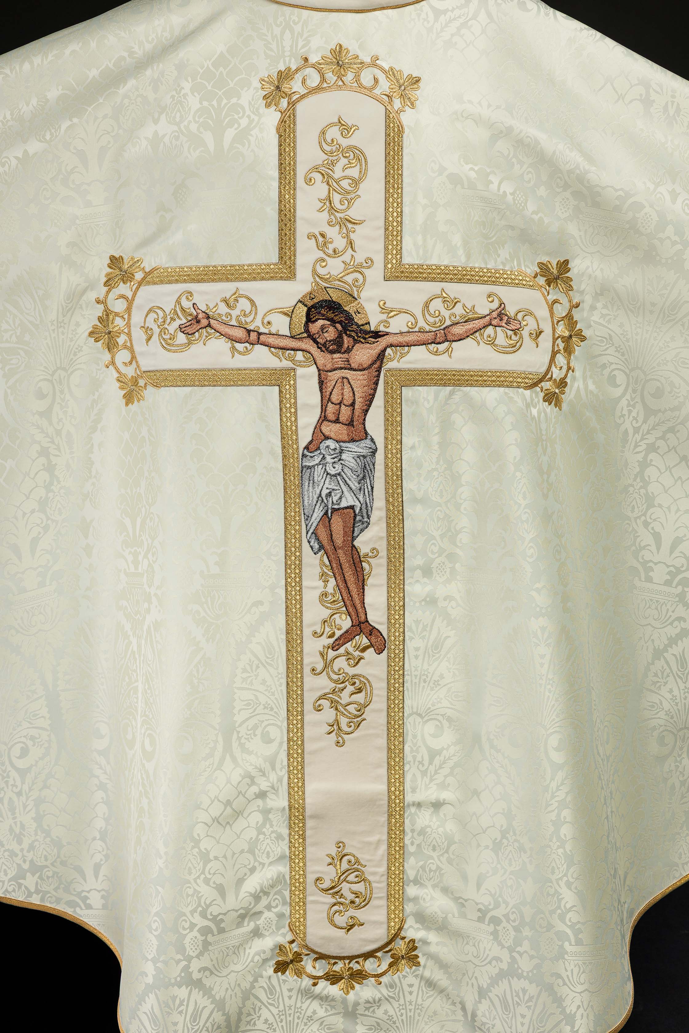 Ecru chasuble with Jesus Christ embroidery - CHASUBLES.COM