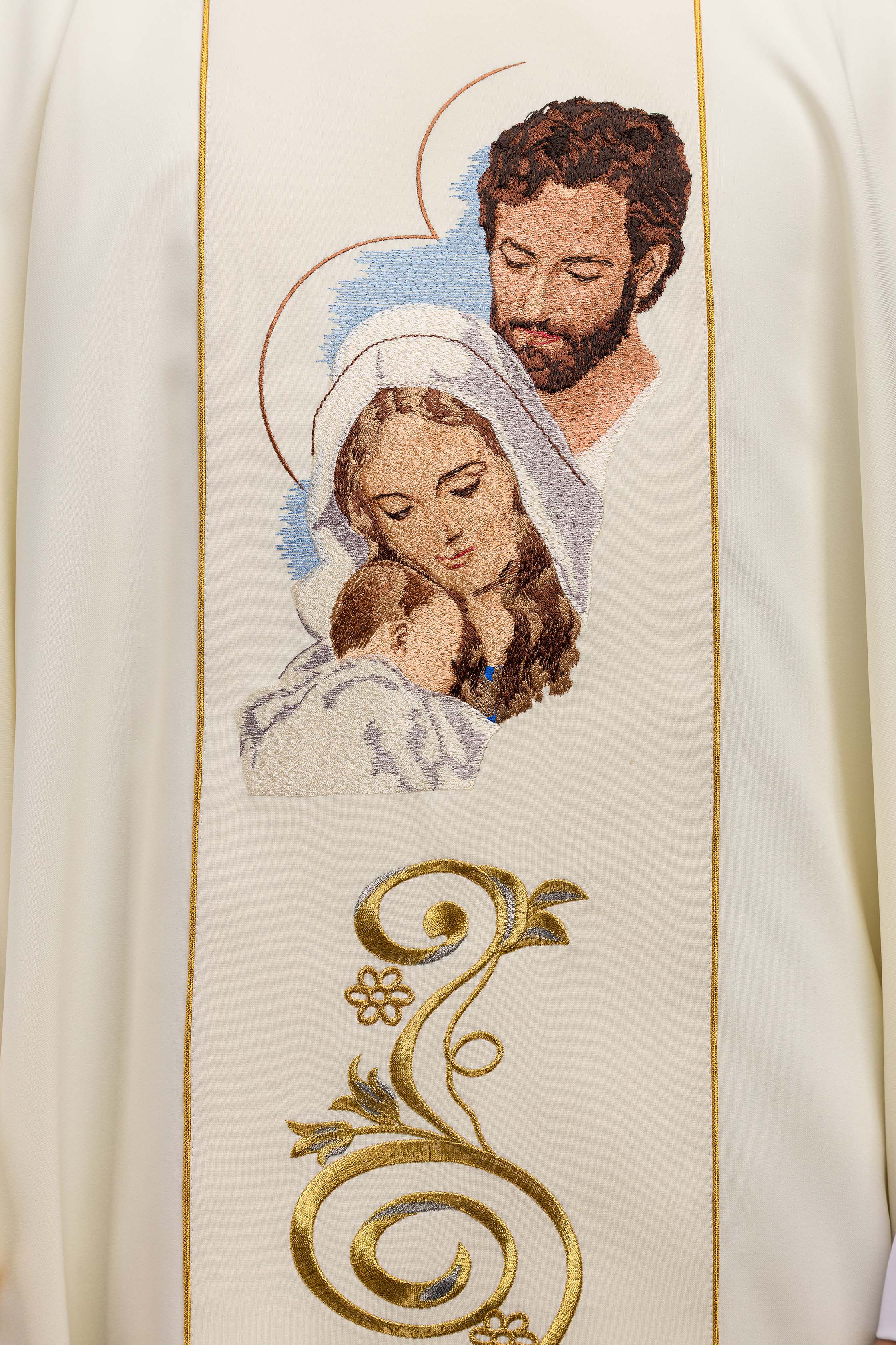 Chasuble richly embroidered with an image of the Holy Family in ecru