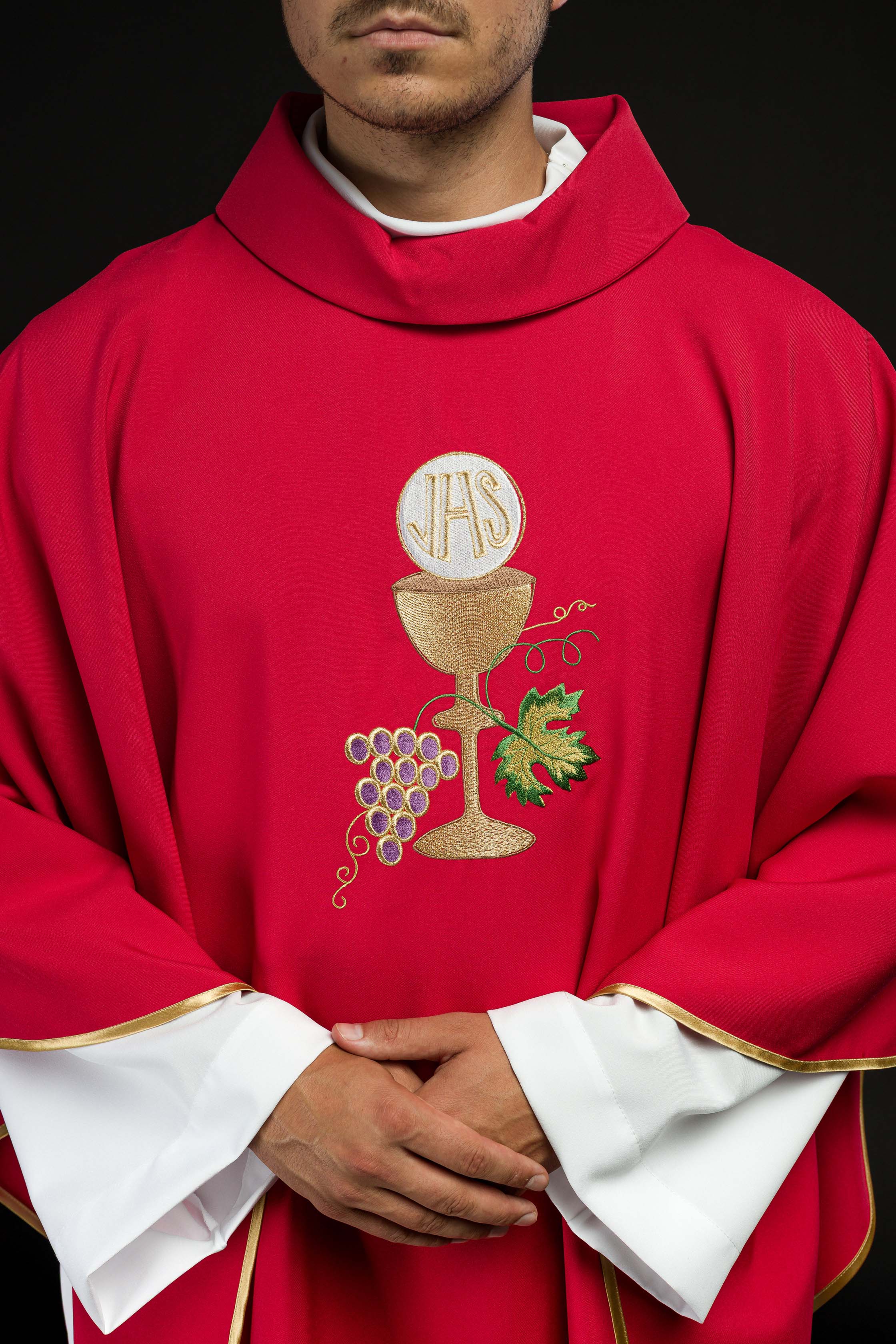 Chasuble Chalice Cross and Grapes in red - CHASUBLES.COM
