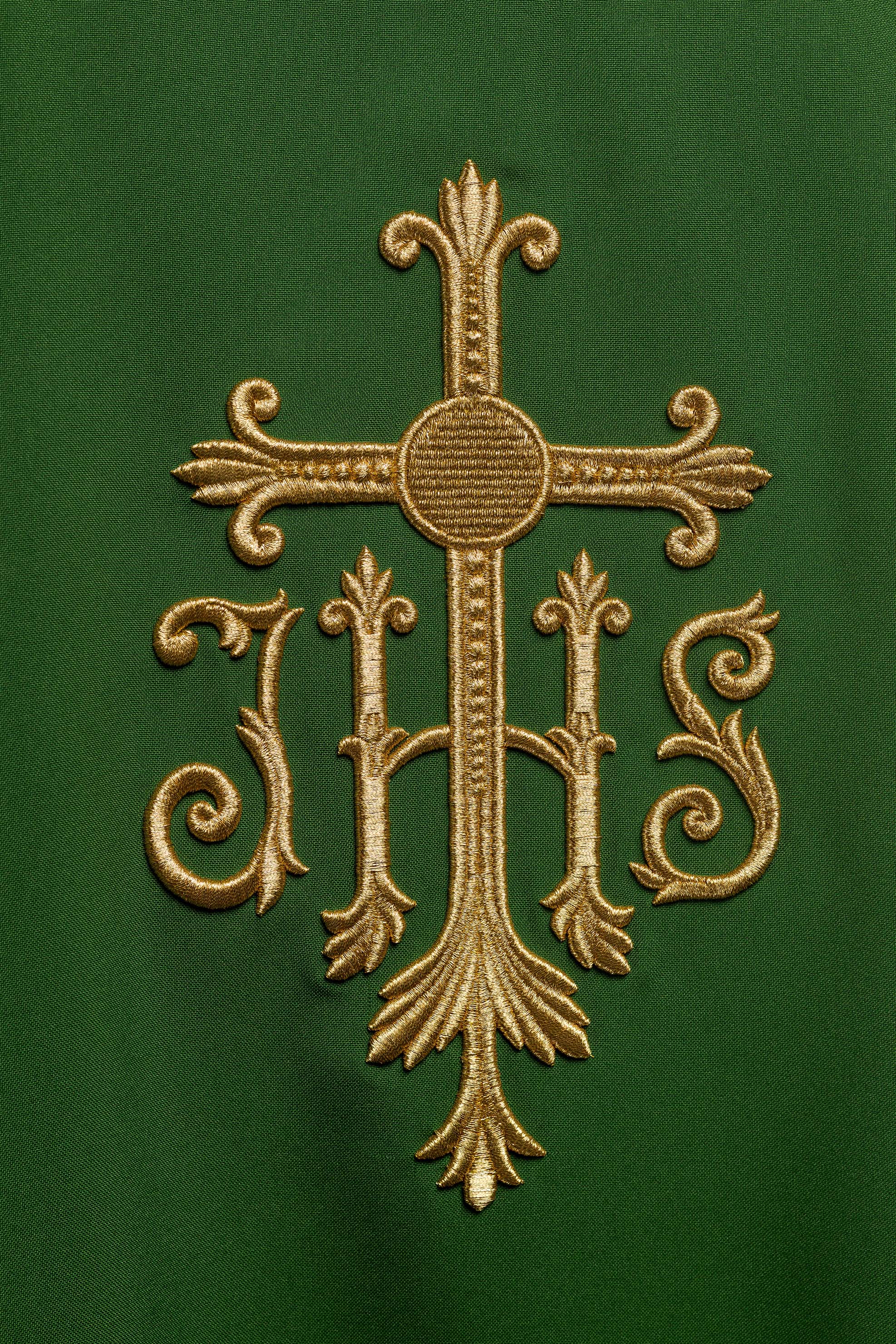 Chasuble embroidered with IHS symbol in green - CHASUBLES.COM