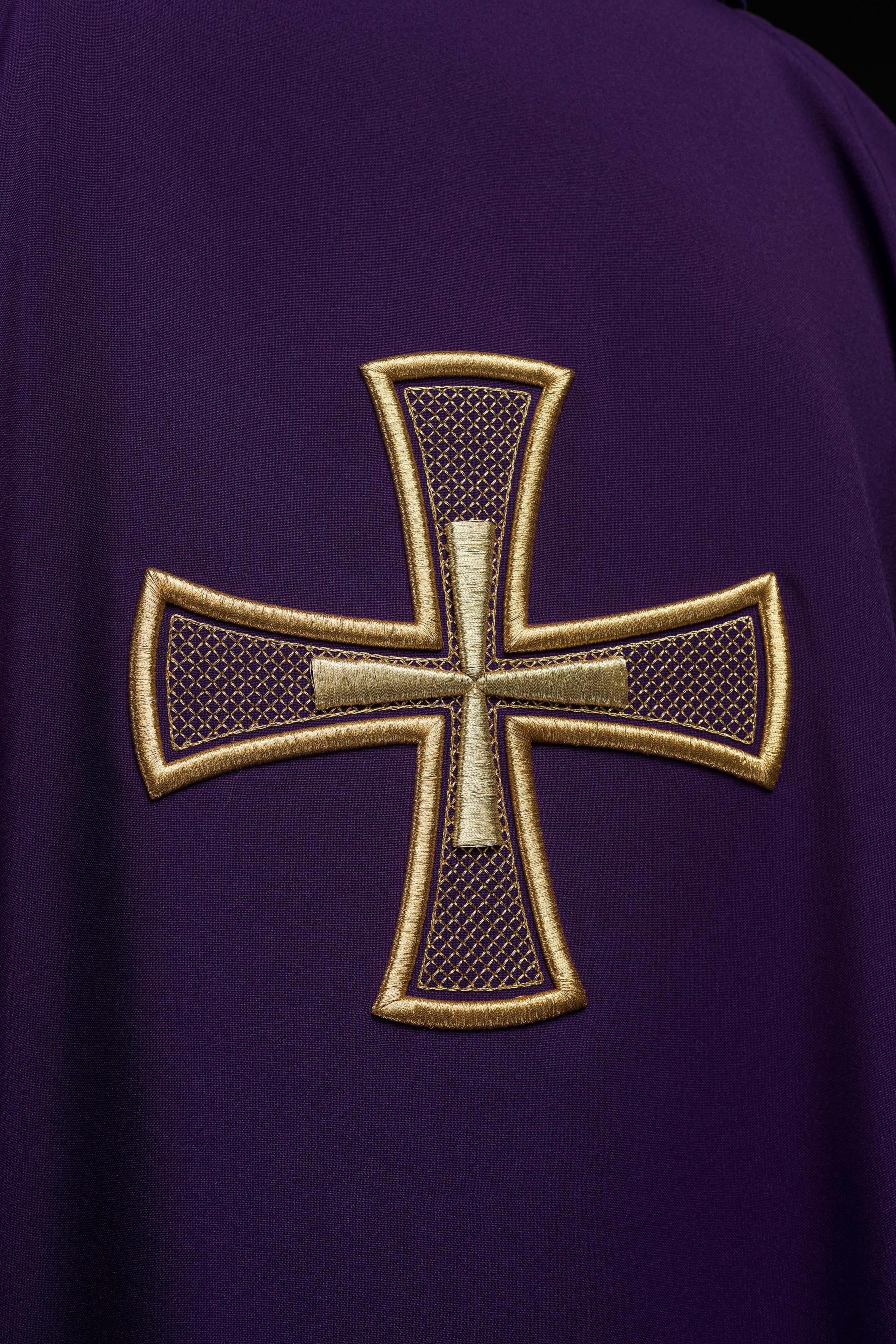 Chasuble embroidered with Purple Cross - CHASUBLES.COM