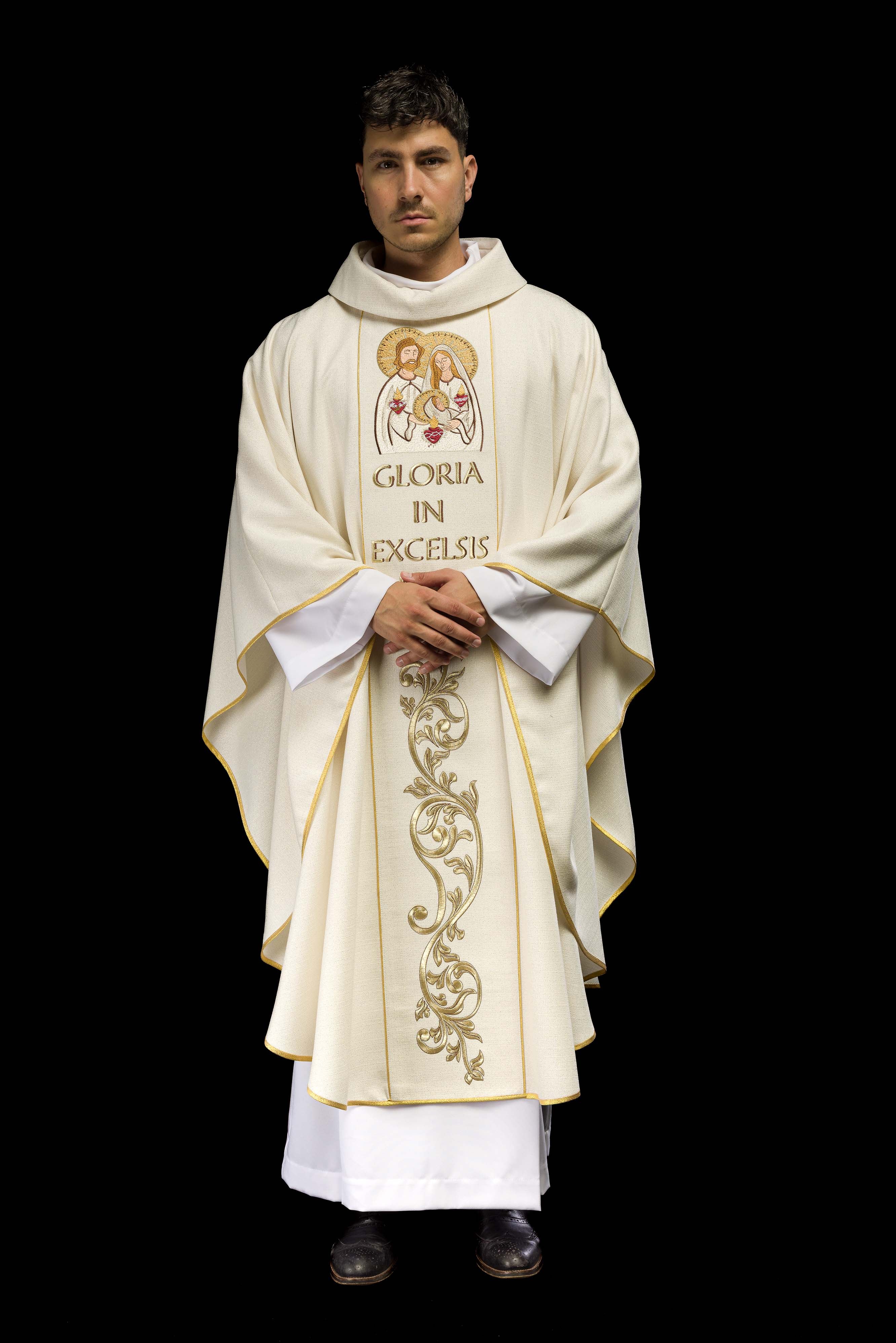 Embroidered chasuble for Christmas with the image of the Holy Family - CHASUBLES.COM