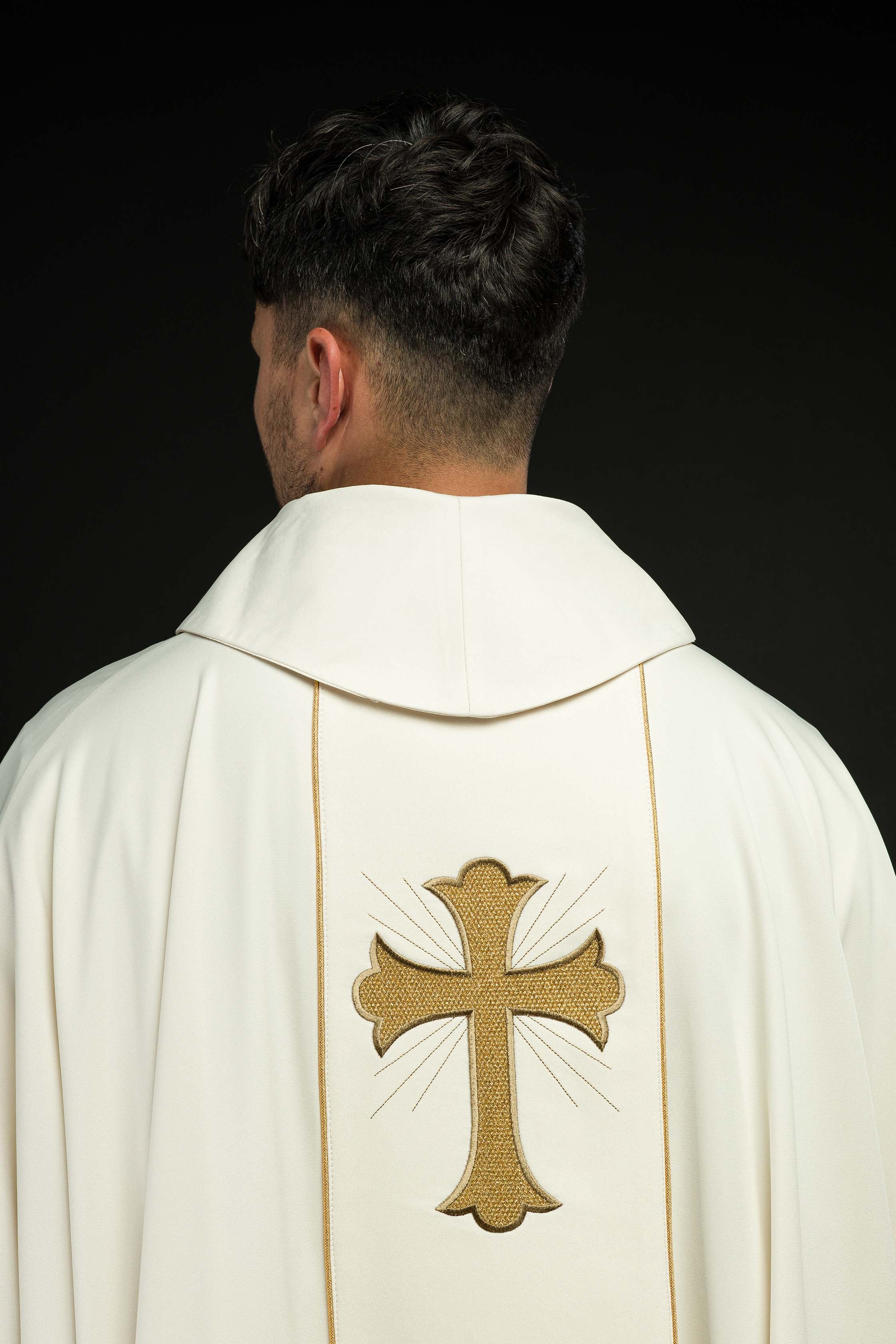 Ivory chasuble with cross and wheat embroidery - CHASUBLES.COM