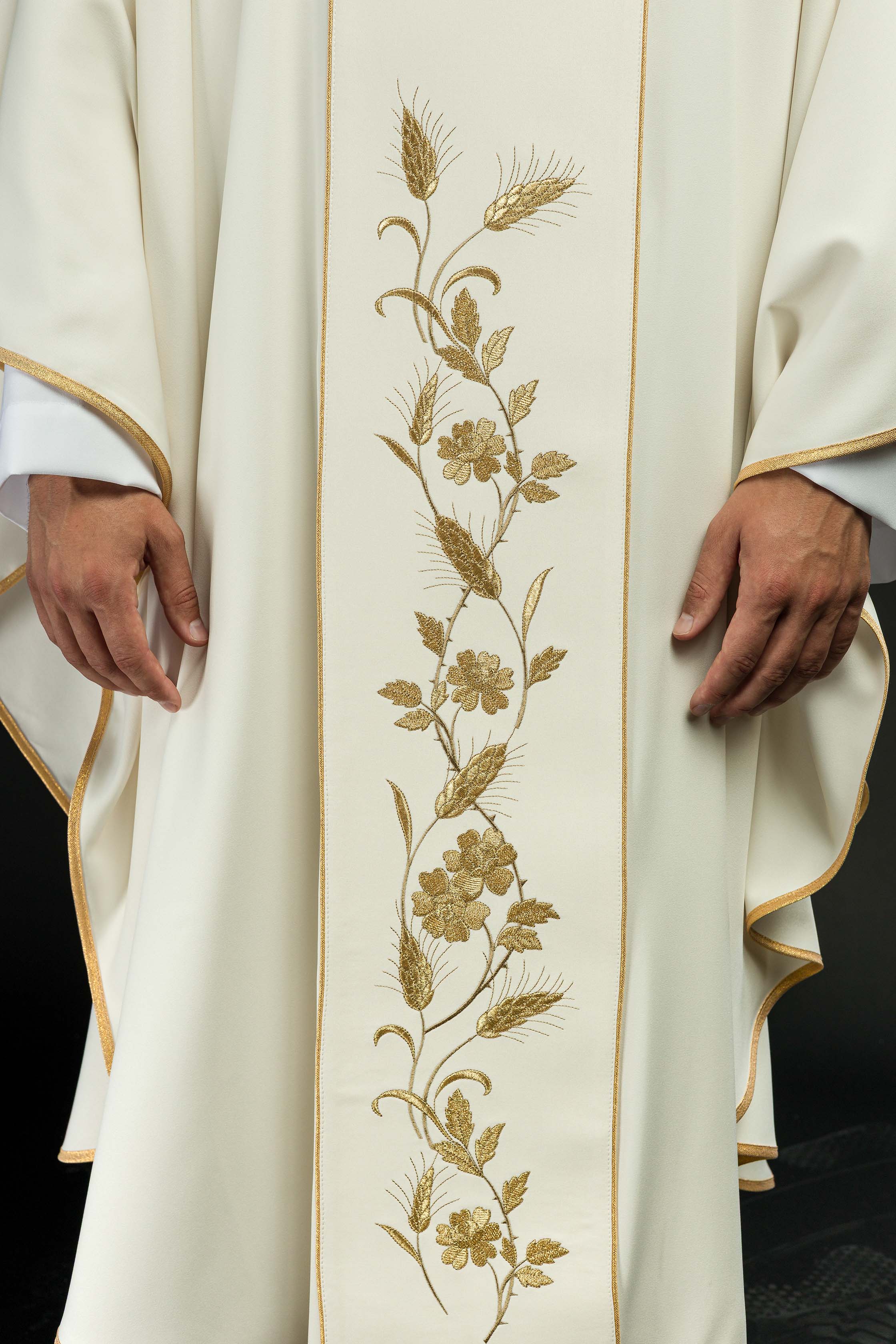 Ivory chasuble with cross and wheat embroidery - CHASUBLES.COM