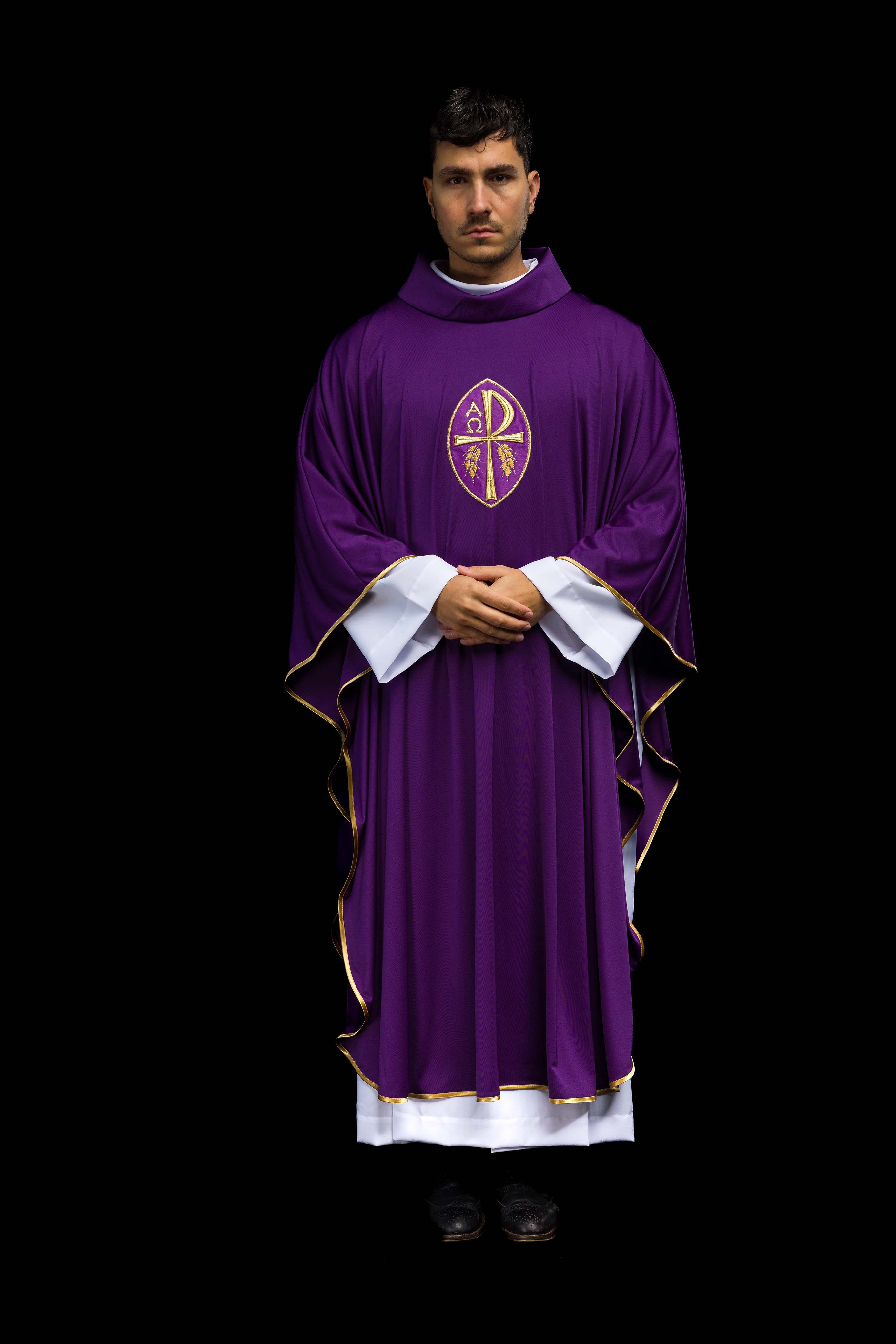 Purple chasuble made of light SACROLITE texture