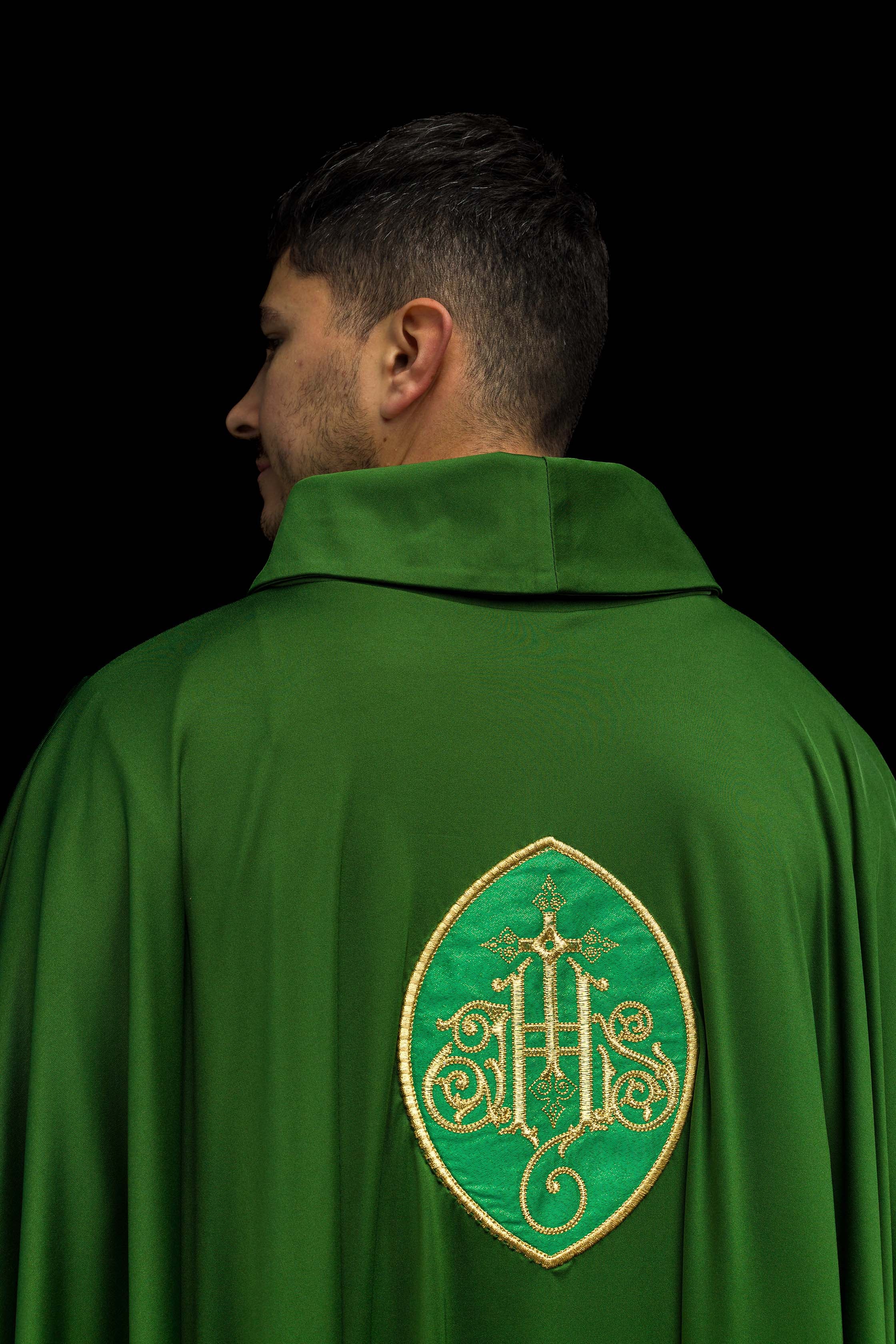 Chasuble embroidered with IHS lightweight SACROLITE knit fabric