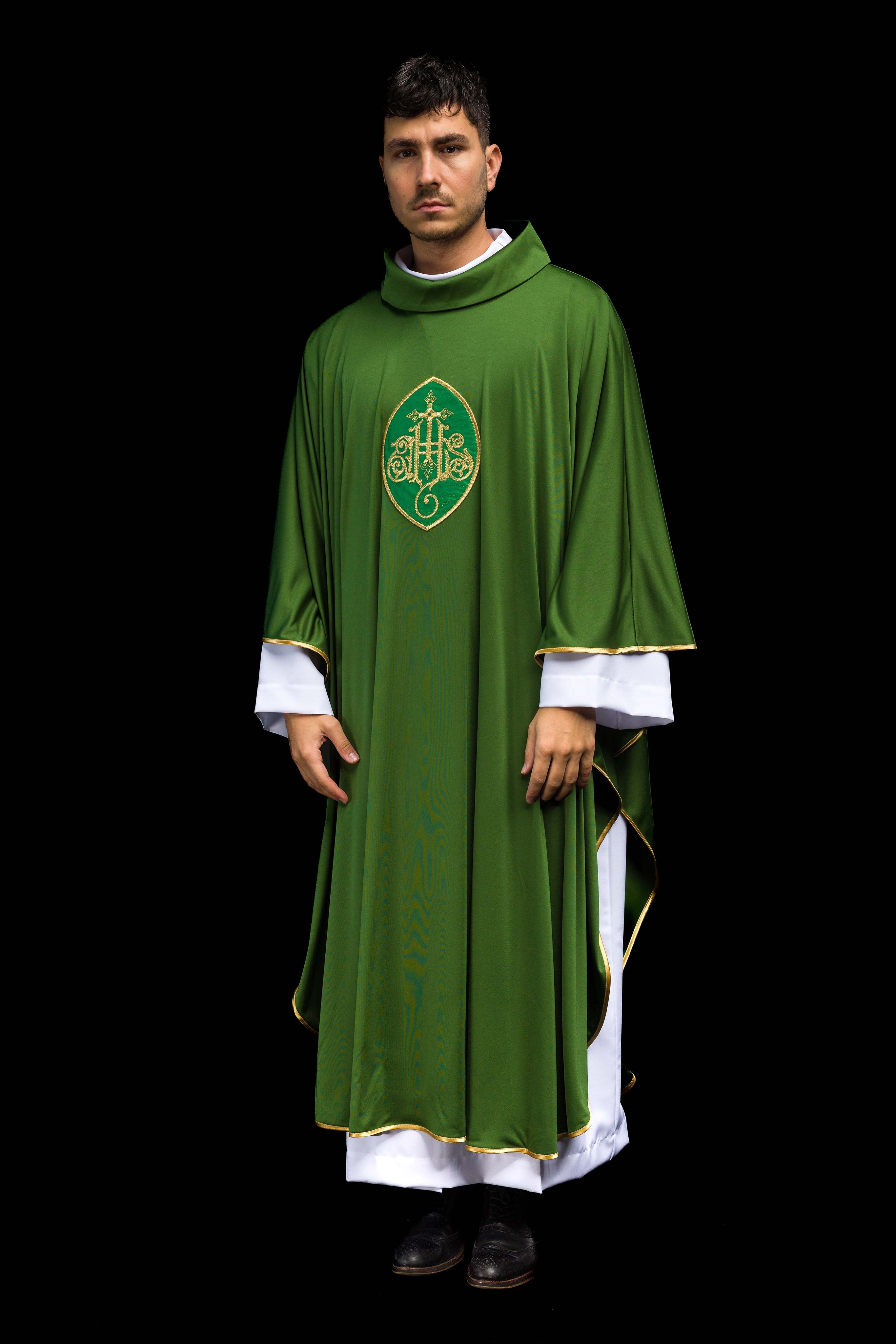 Chasuble embroidered with IHS lightweight SACROLITE knit fabric