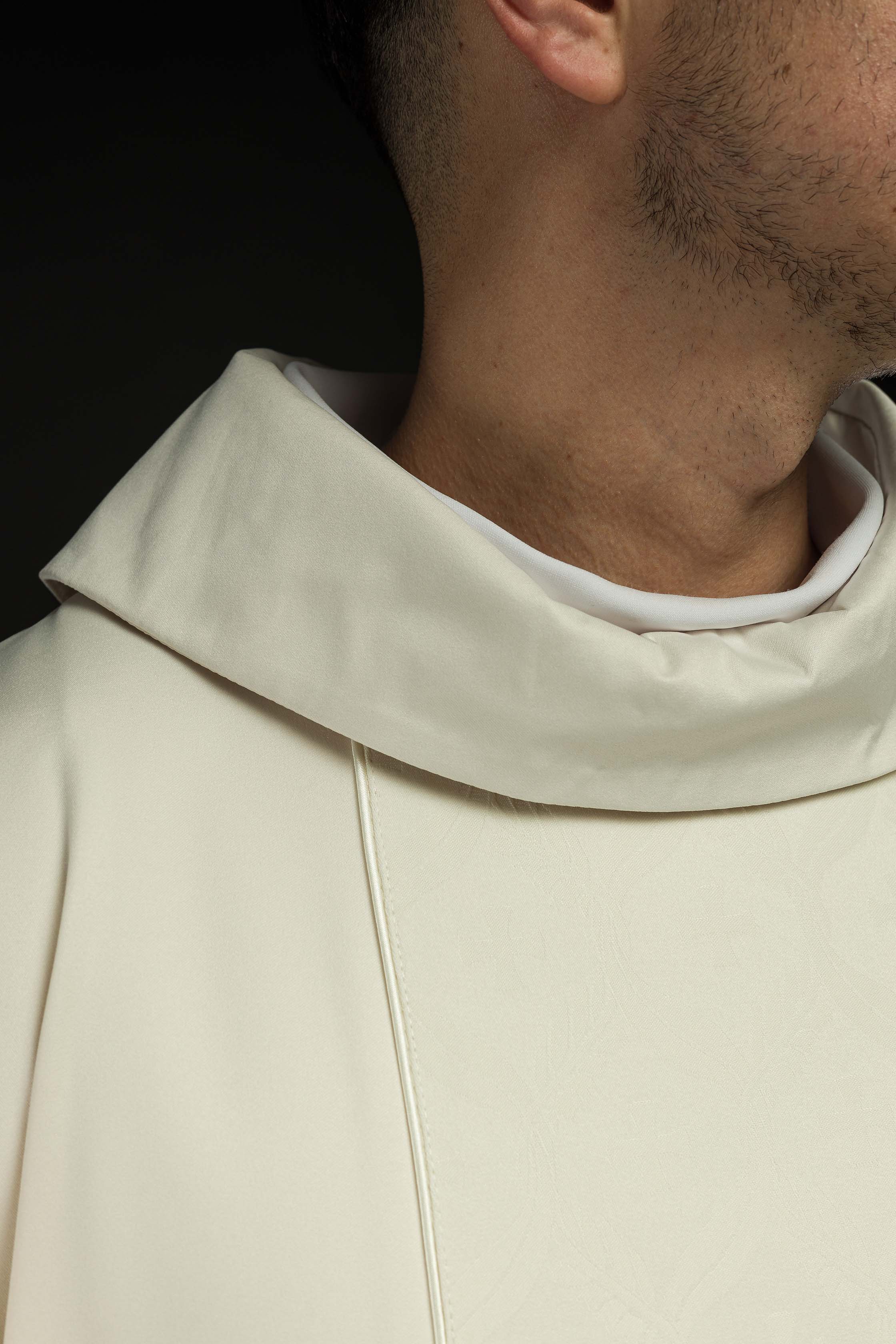 Ecru Chasuble with Jacquard Orphrey Featuring Cross Motifs - CHASUBLES.COM
