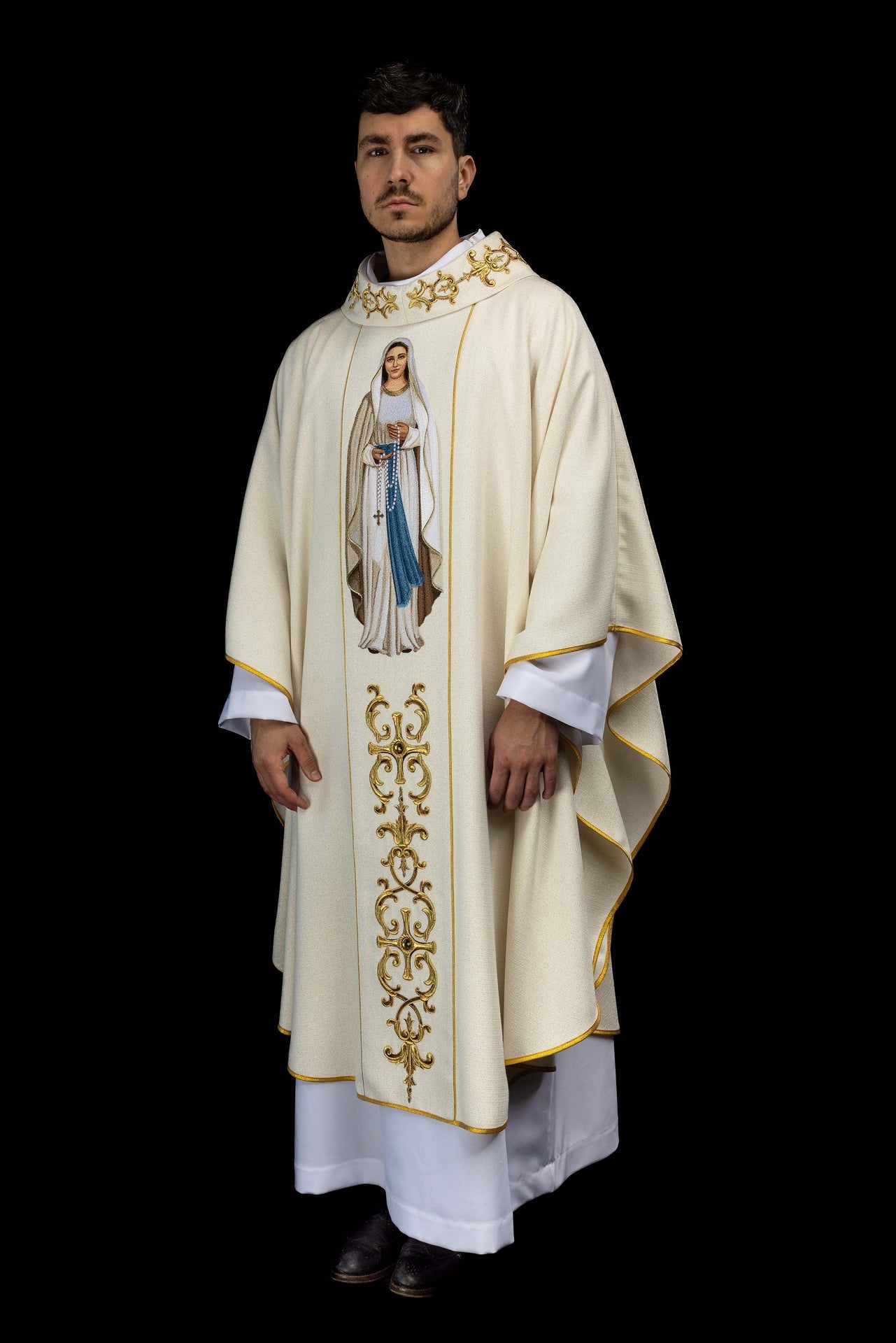 Richly embroidered chasuble with the image of Our Lady of the Rosary - CHASUBLES.COM