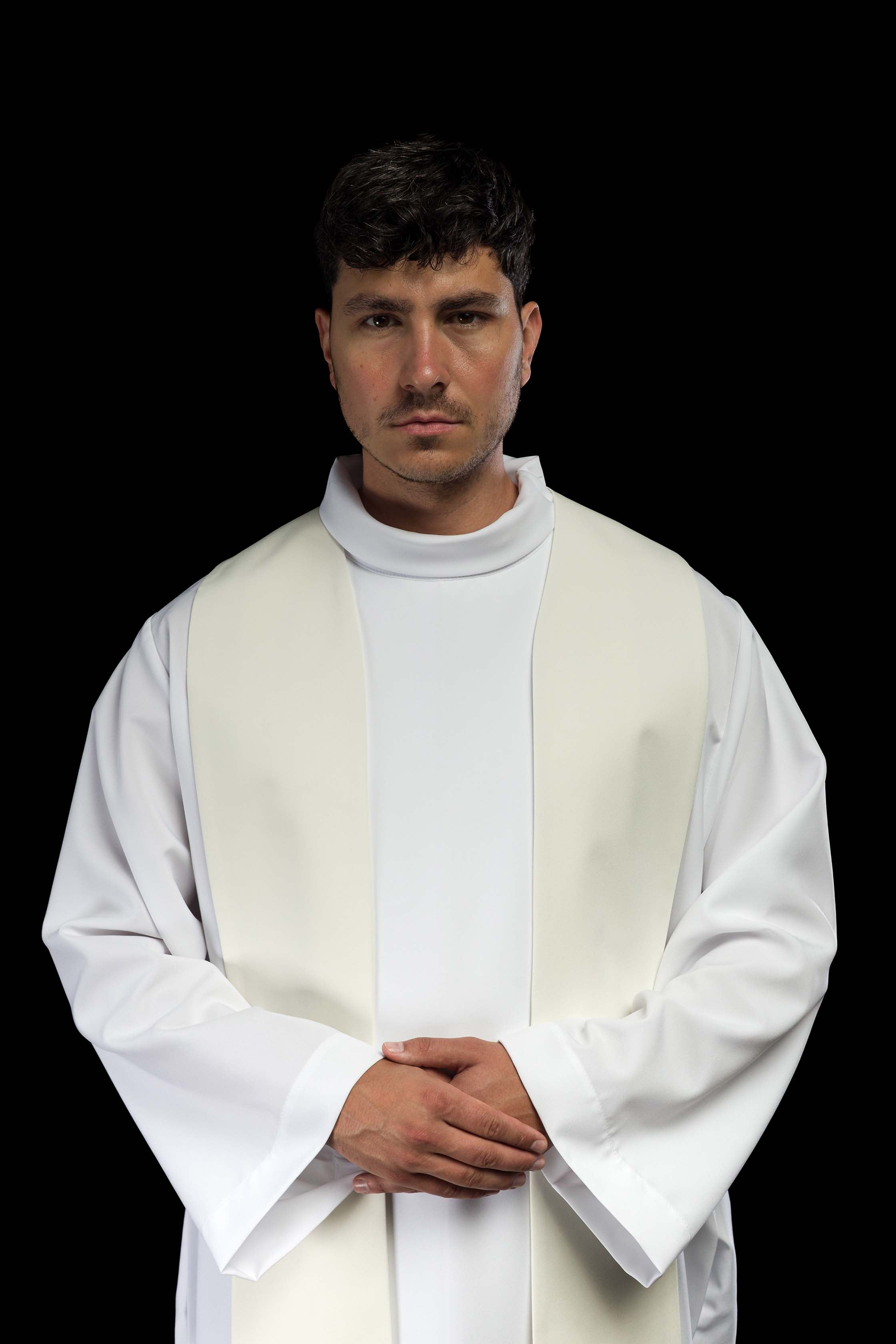 Priestly stole with embroidered Cross and Lamb in ecru