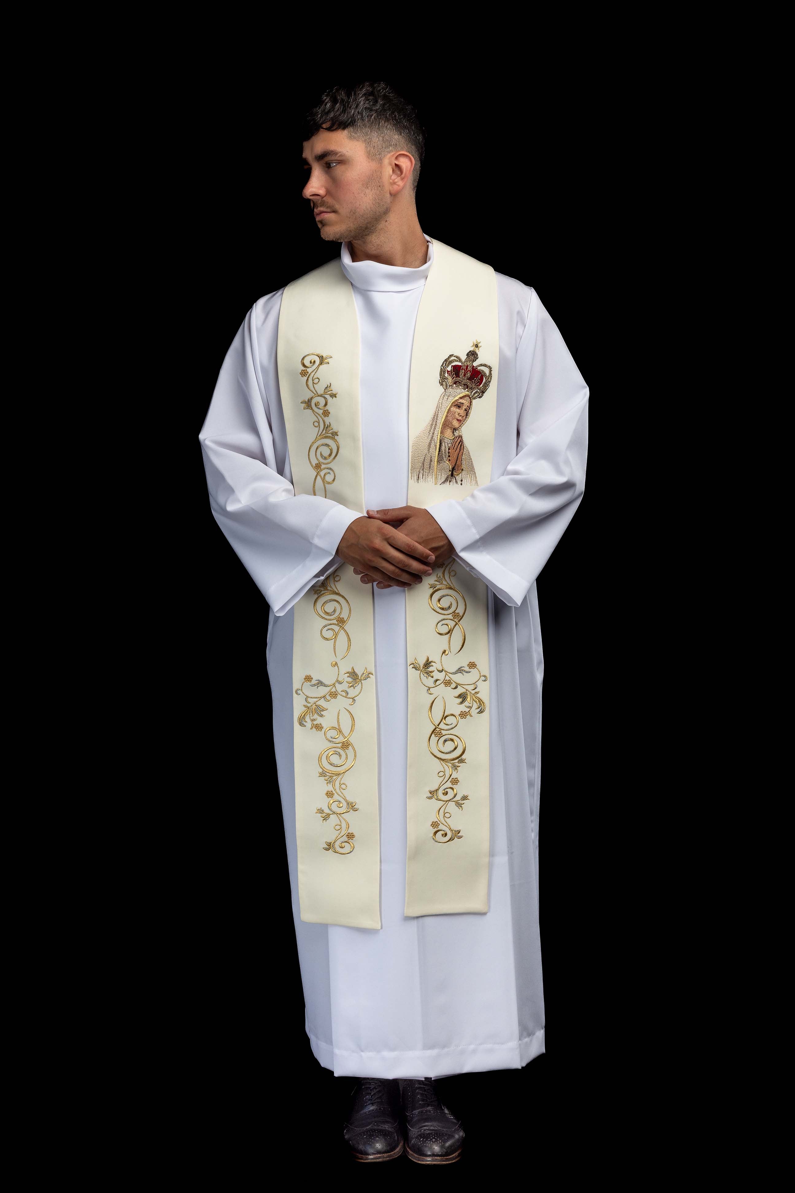 Embroidered stole with the image of Our Lady of Fatima