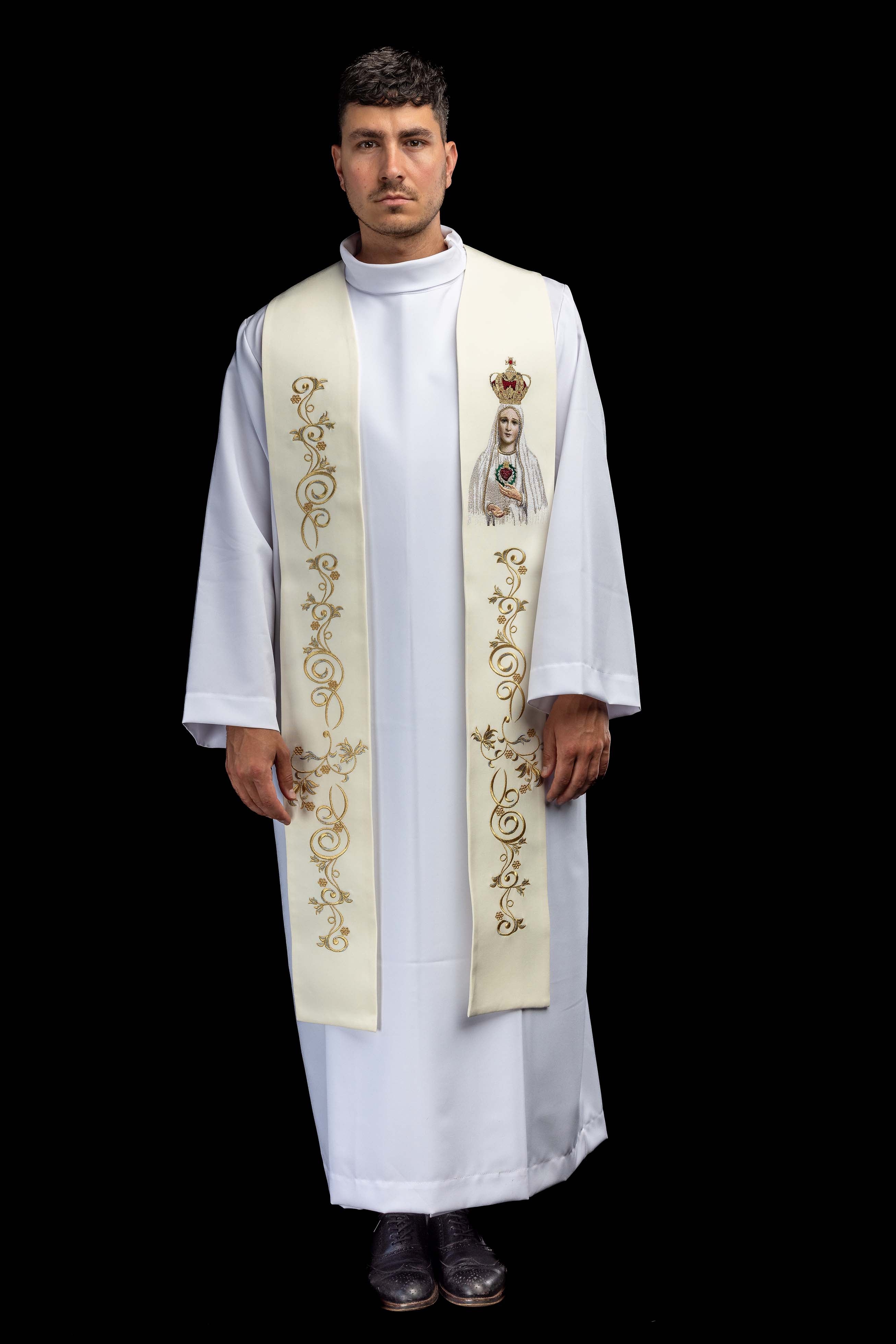 Embroidered stole with the image of Our Lady of Fatima