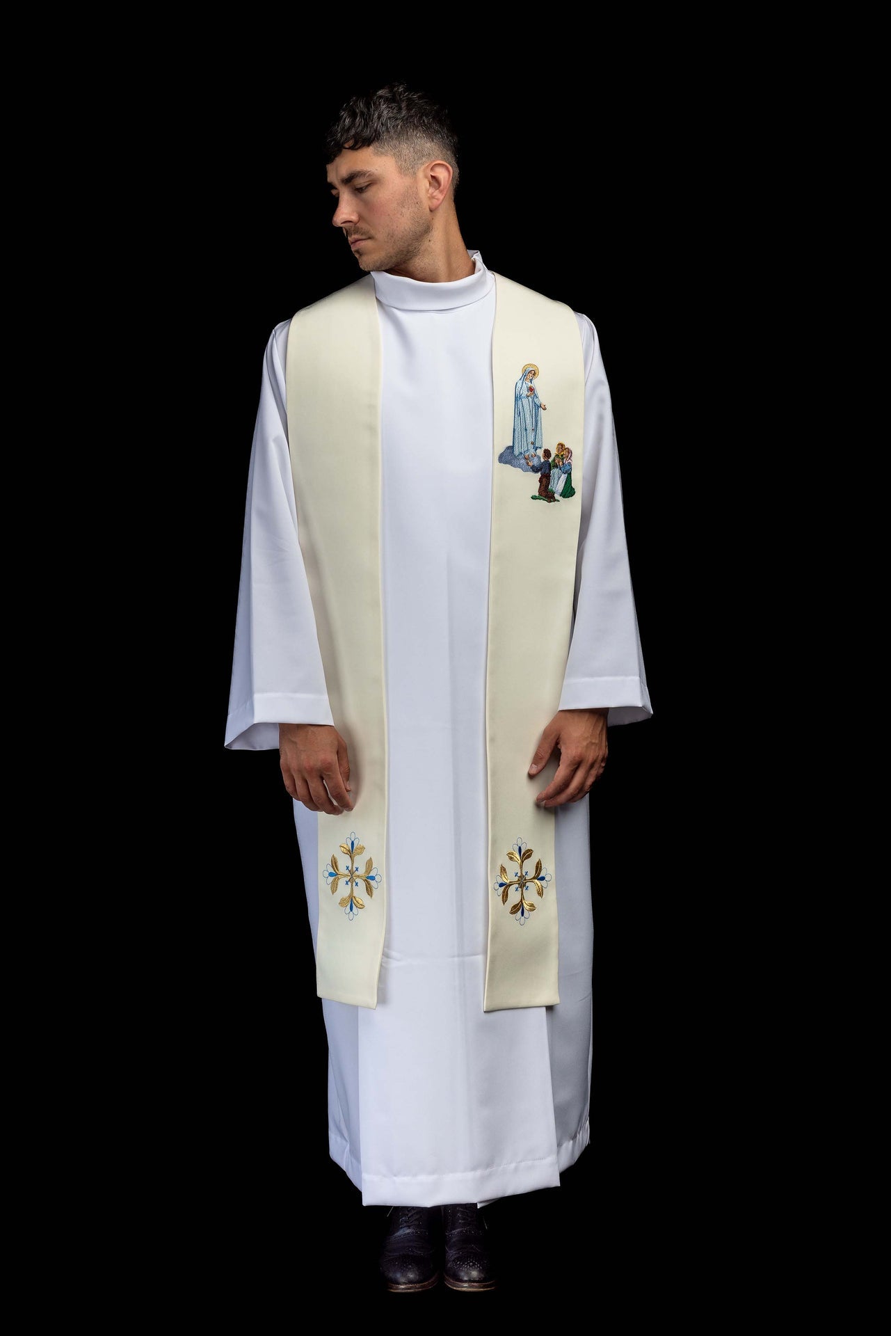 Embroidered stole with the image of Our Lady of Fatima