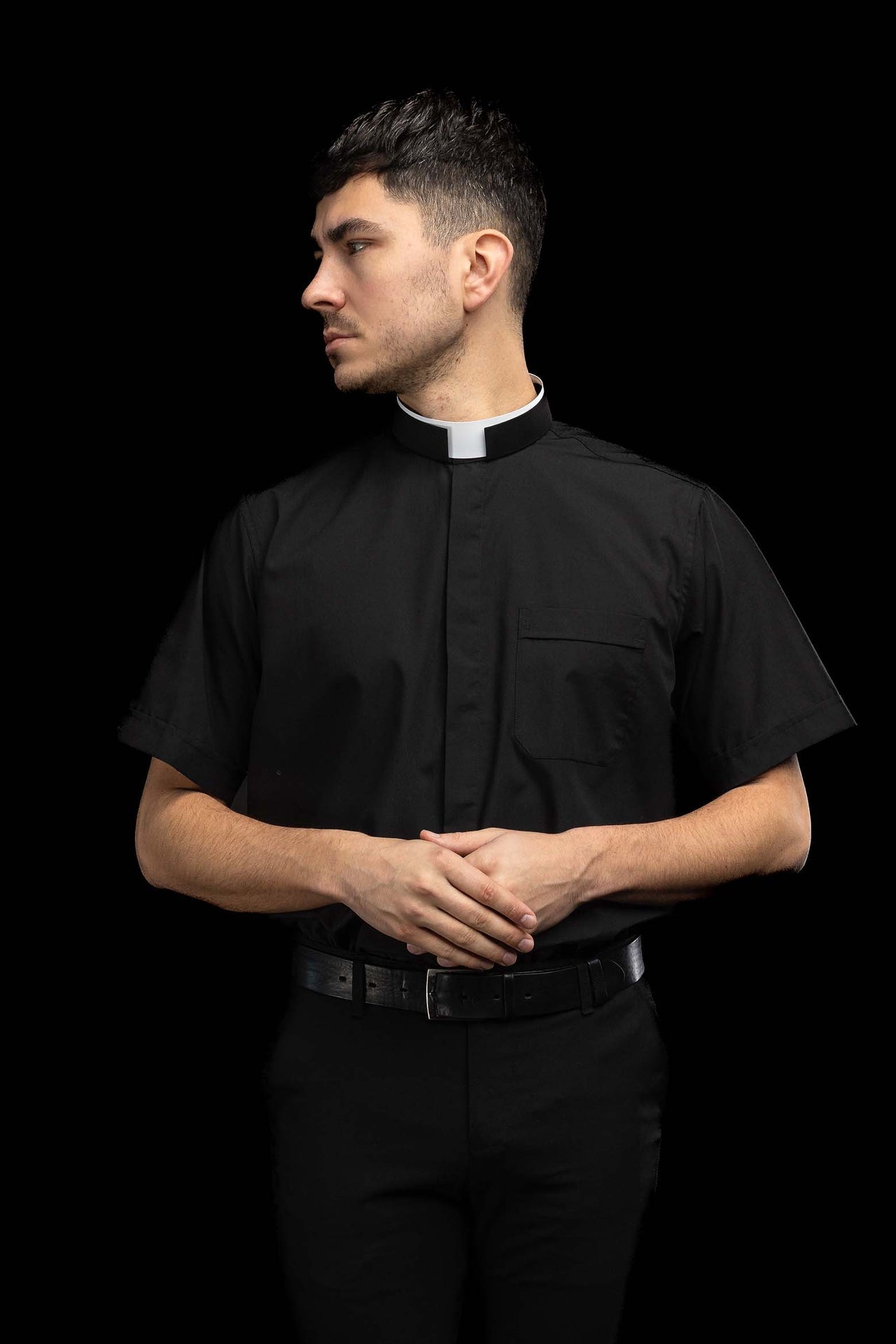 Black short-sleeved Roman clerical shirt with clerical collar