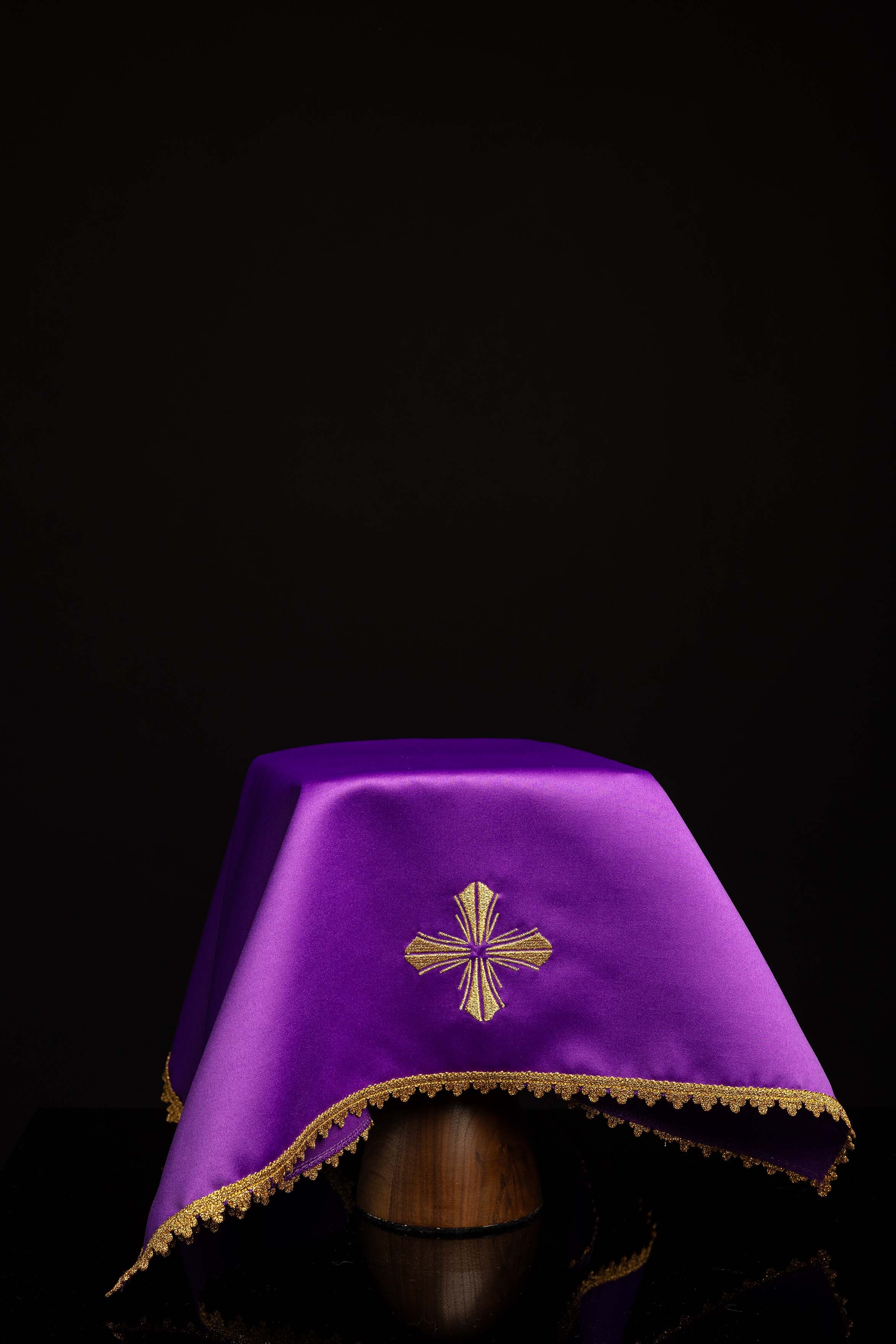 Chalice veils in 4 liturgical colors with gold cross