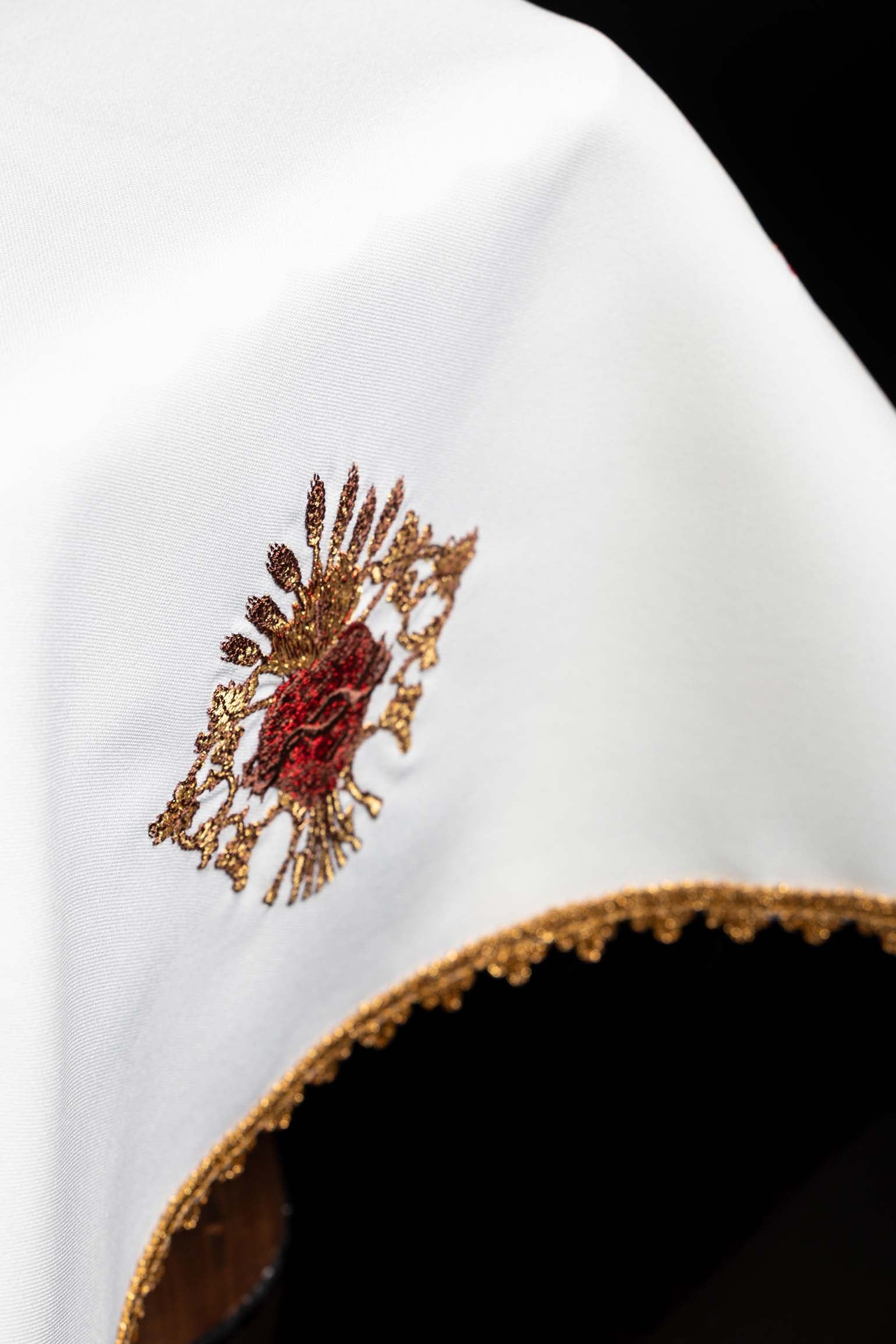 Chalice veil with Sacred Heart embroidery
