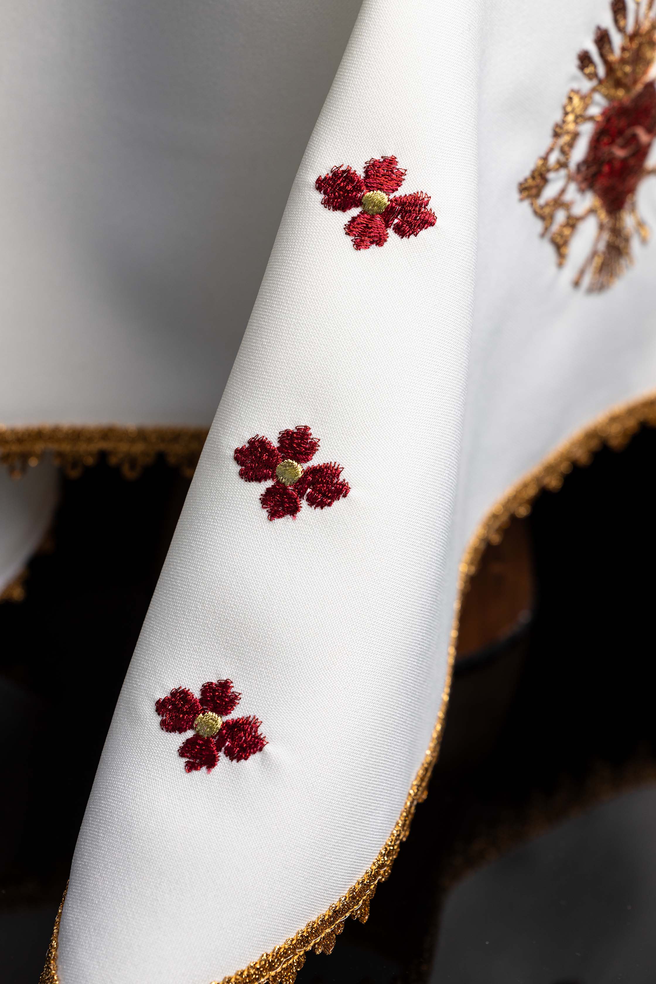Chalice veil with Sacred Heart embroidery
