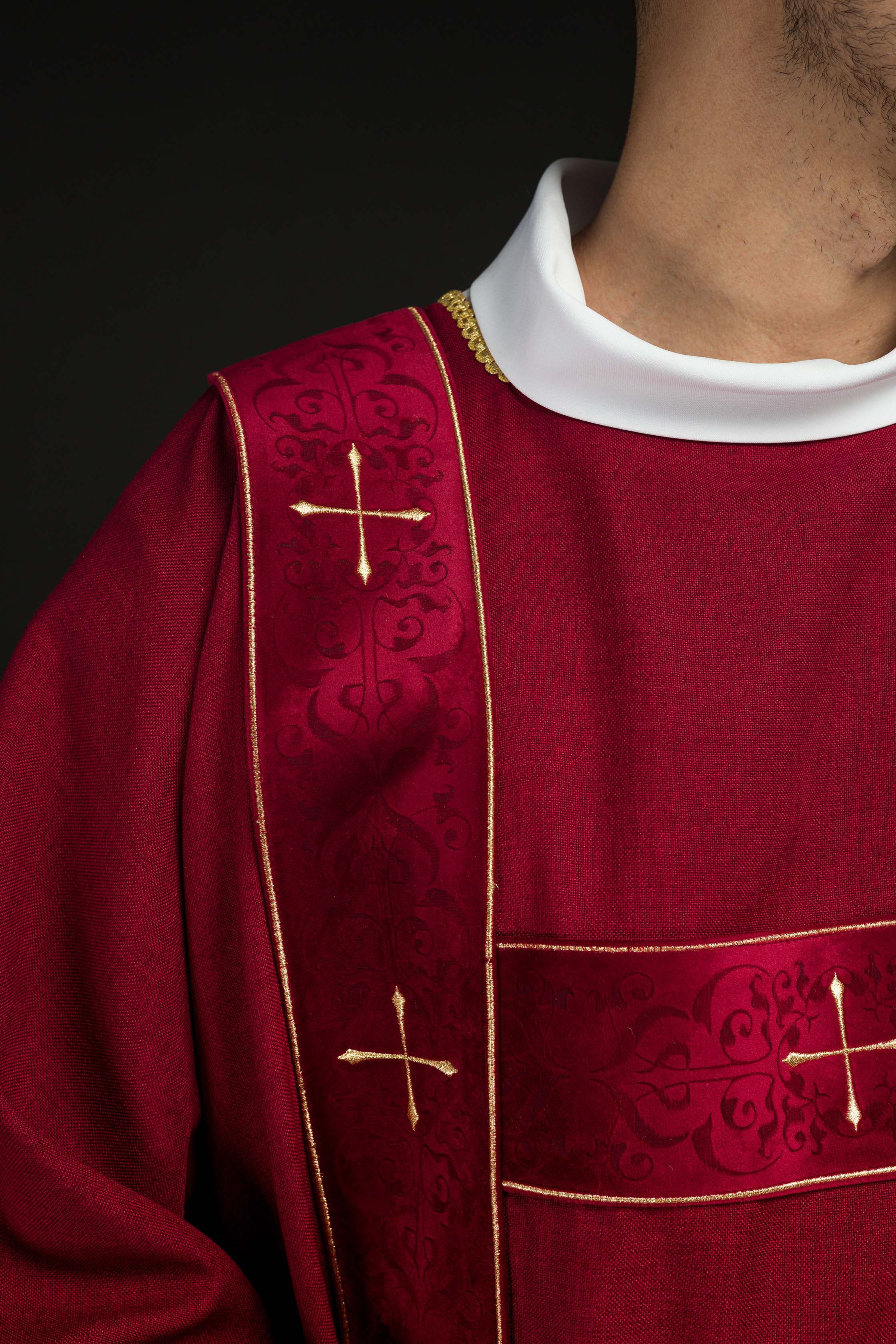 Dalmatic with velvet bands and embroidered golden crosses in red - CHASUBLES.COM
