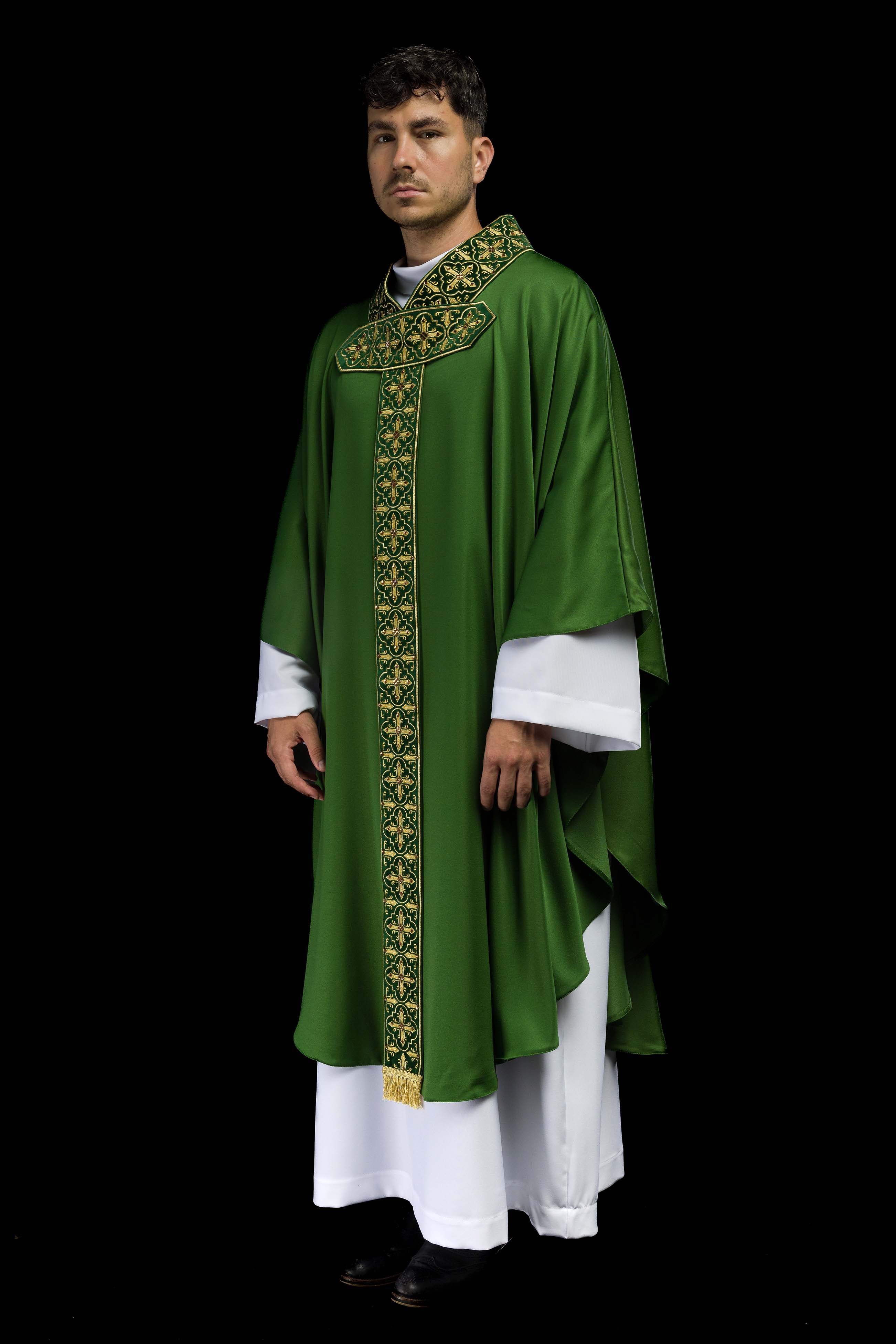 Green chasuble finished with 500 green faceted stones - CHASUBLES.COM