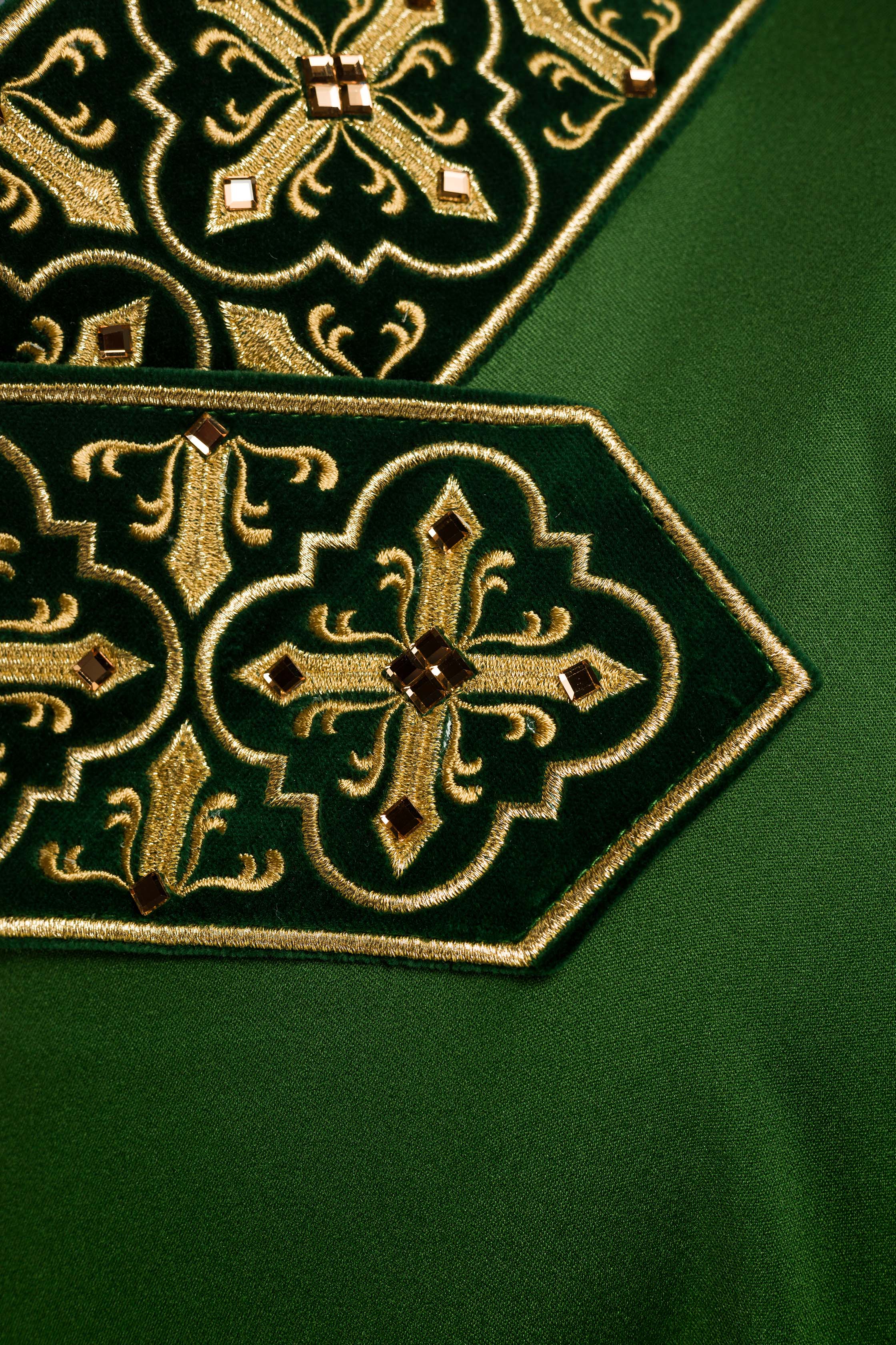 Green chasuble finished with 500 green faceted stones - CHASUBLES.COM