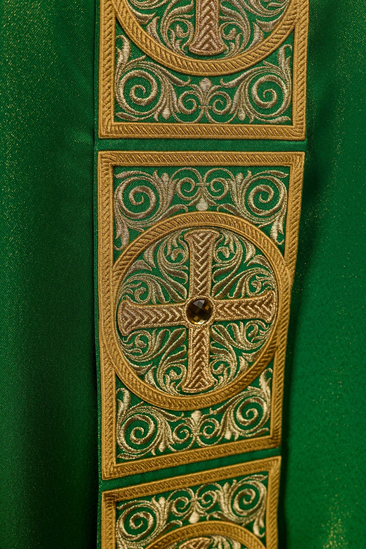 Green Chasuble Richly Embroidered and Decorated with Stones - CHASUBLES.COM