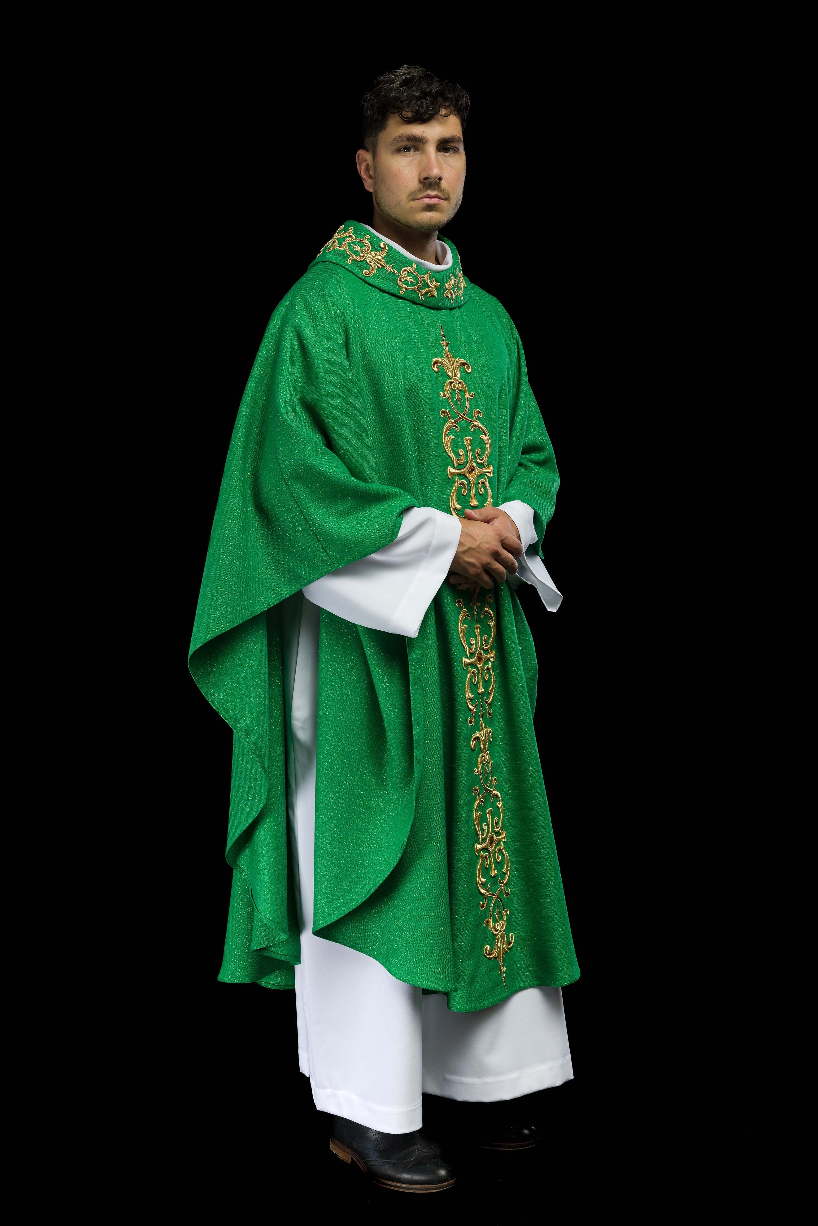 Green chasuble richly embroidered with gemstones - CHASUBLES.COM