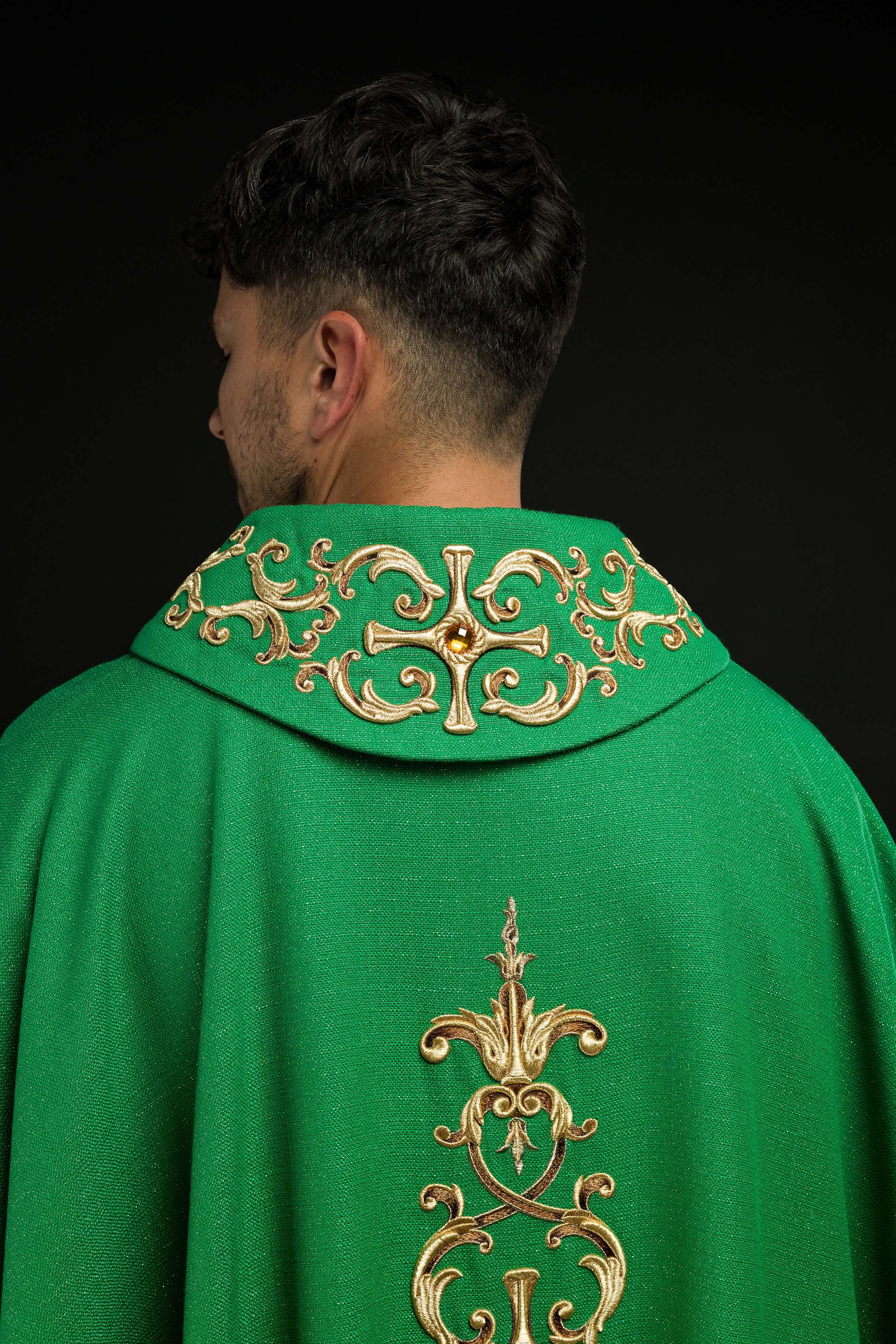 Green chasuble richly embroidered with gemstones - CHASUBLES.COM