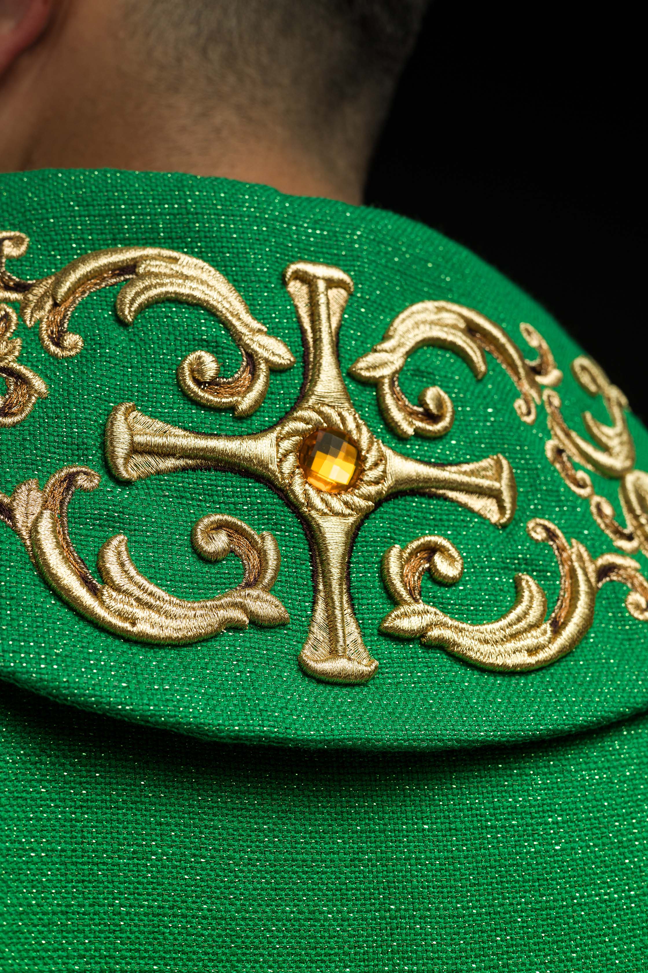 Green chasuble richly embroidered with gemstones - CHASUBLES.COM