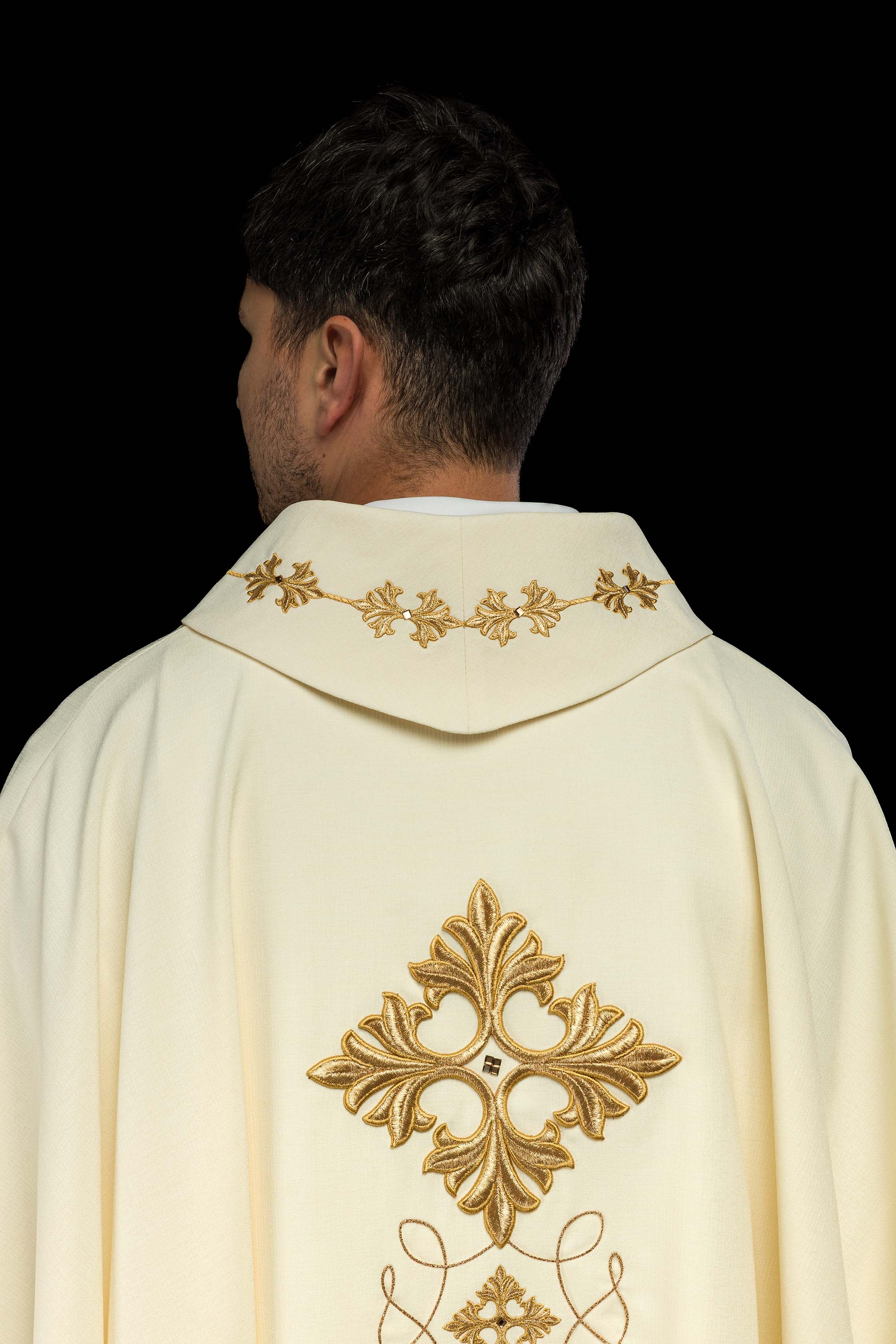 Ivory chasuble with embroidery inspired by rosary - CHASUBLES.COM