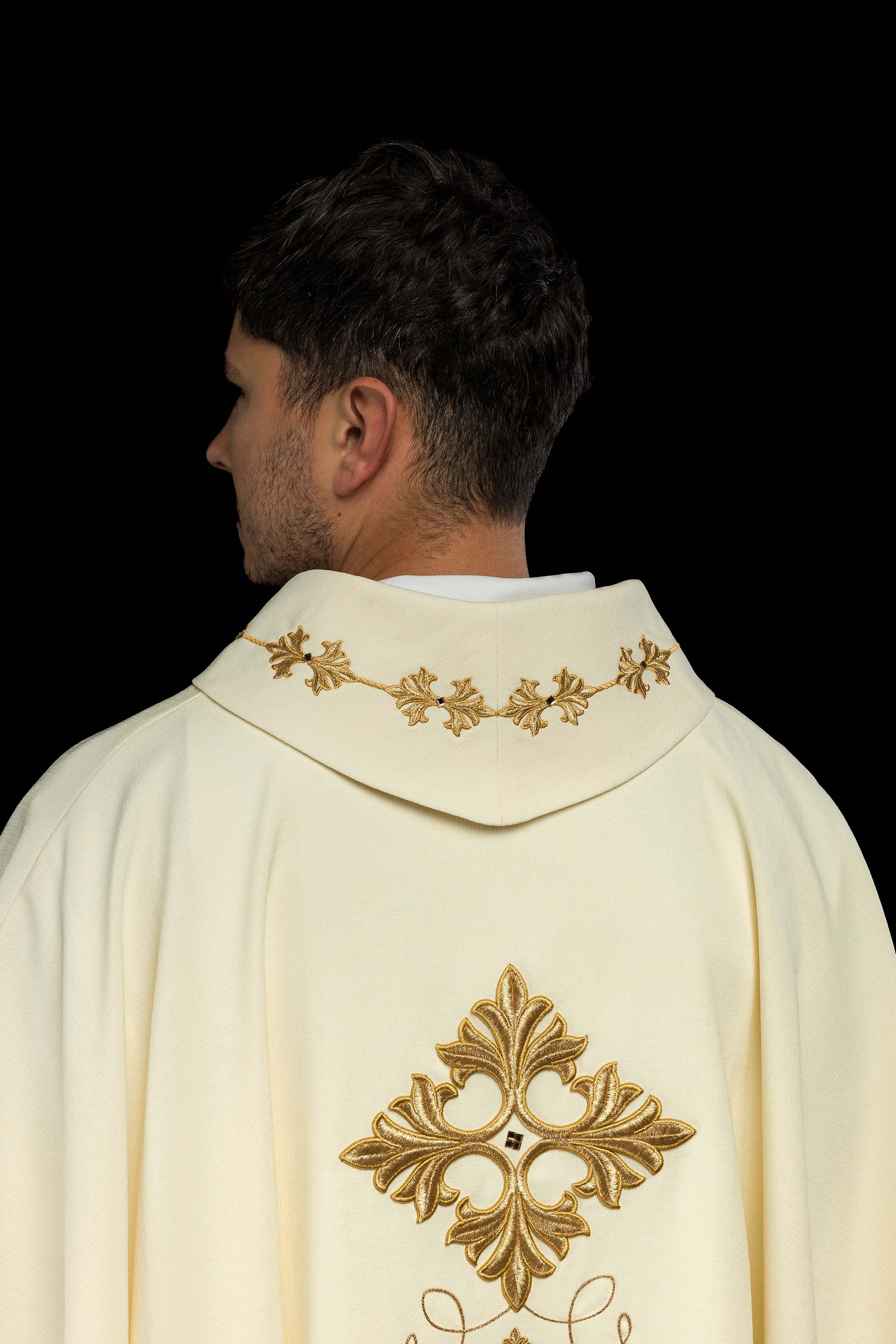 Ivory chasuble with embroidery inspired by rosary - CHASUBLES.COM