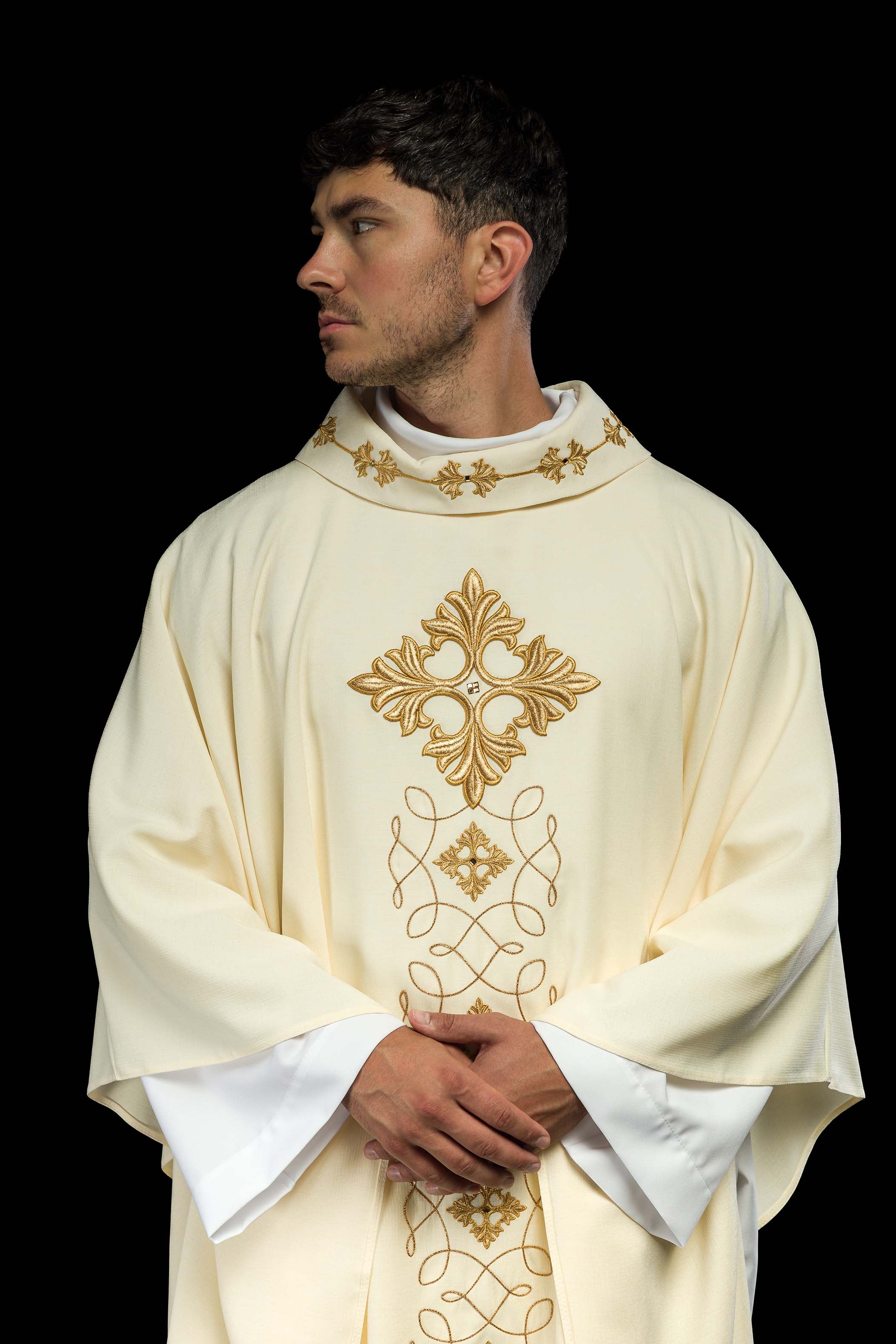 Ivory chasuble with embroidery inspired by rosary - CHASUBLES.COM