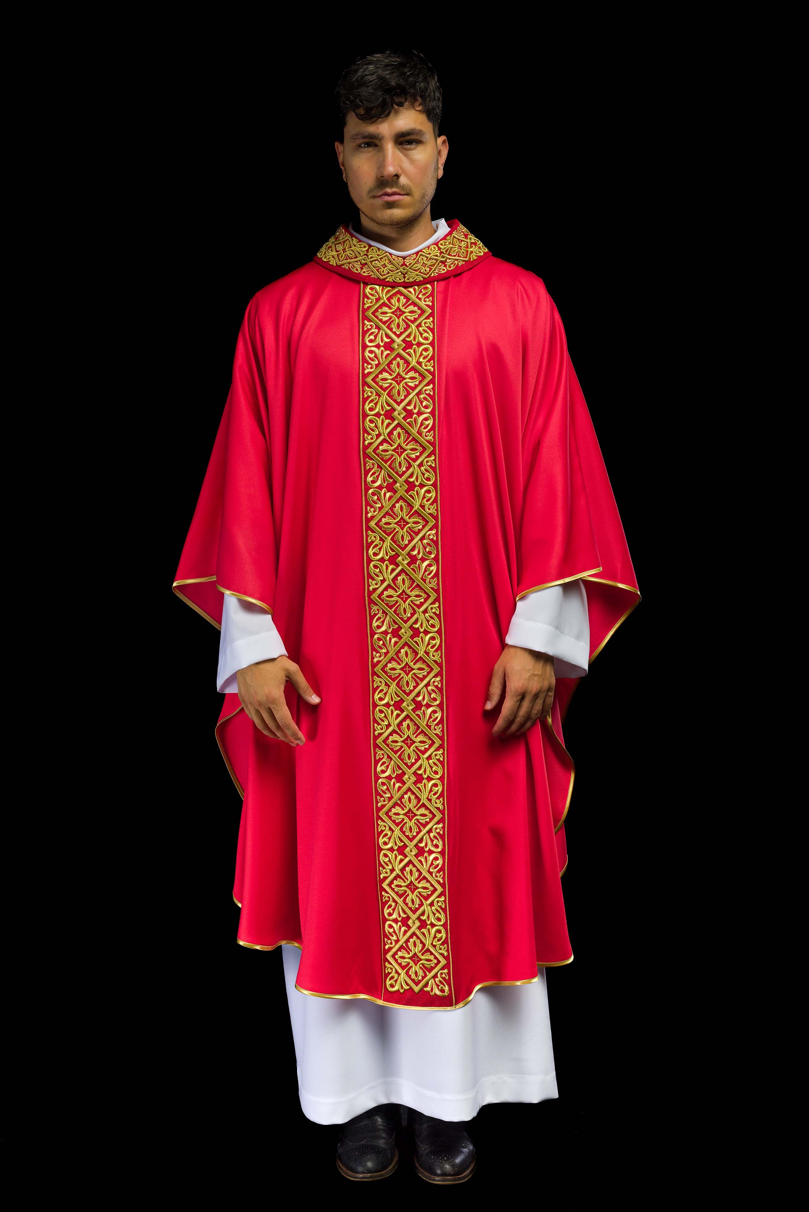 Red chasuble with embroidered collar - CHASUBLES.COM