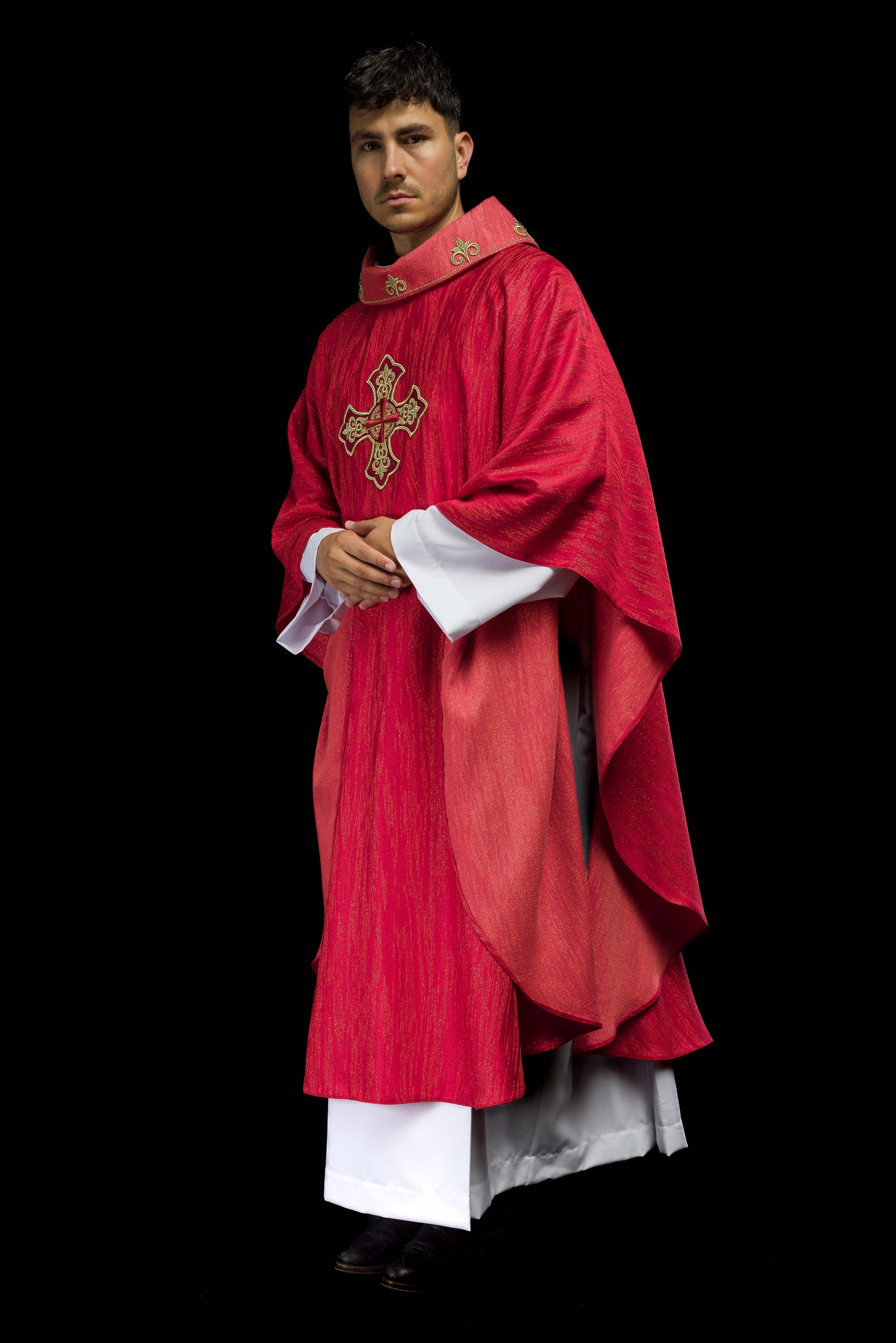 Red liturgical chasuble with embroidered cross on decorative fabric - CHASUBLES.COM