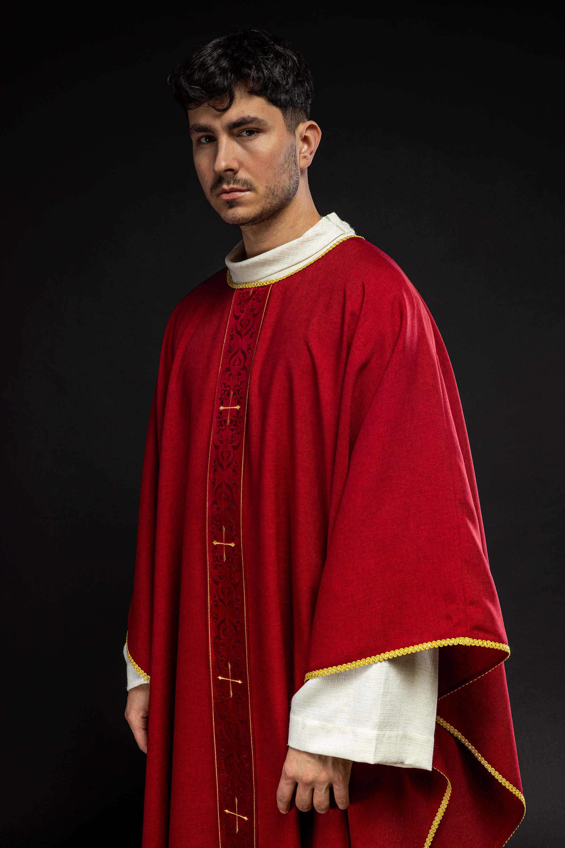 Red chasuble with an embroidered band of crosses - CHASUBLES.COM