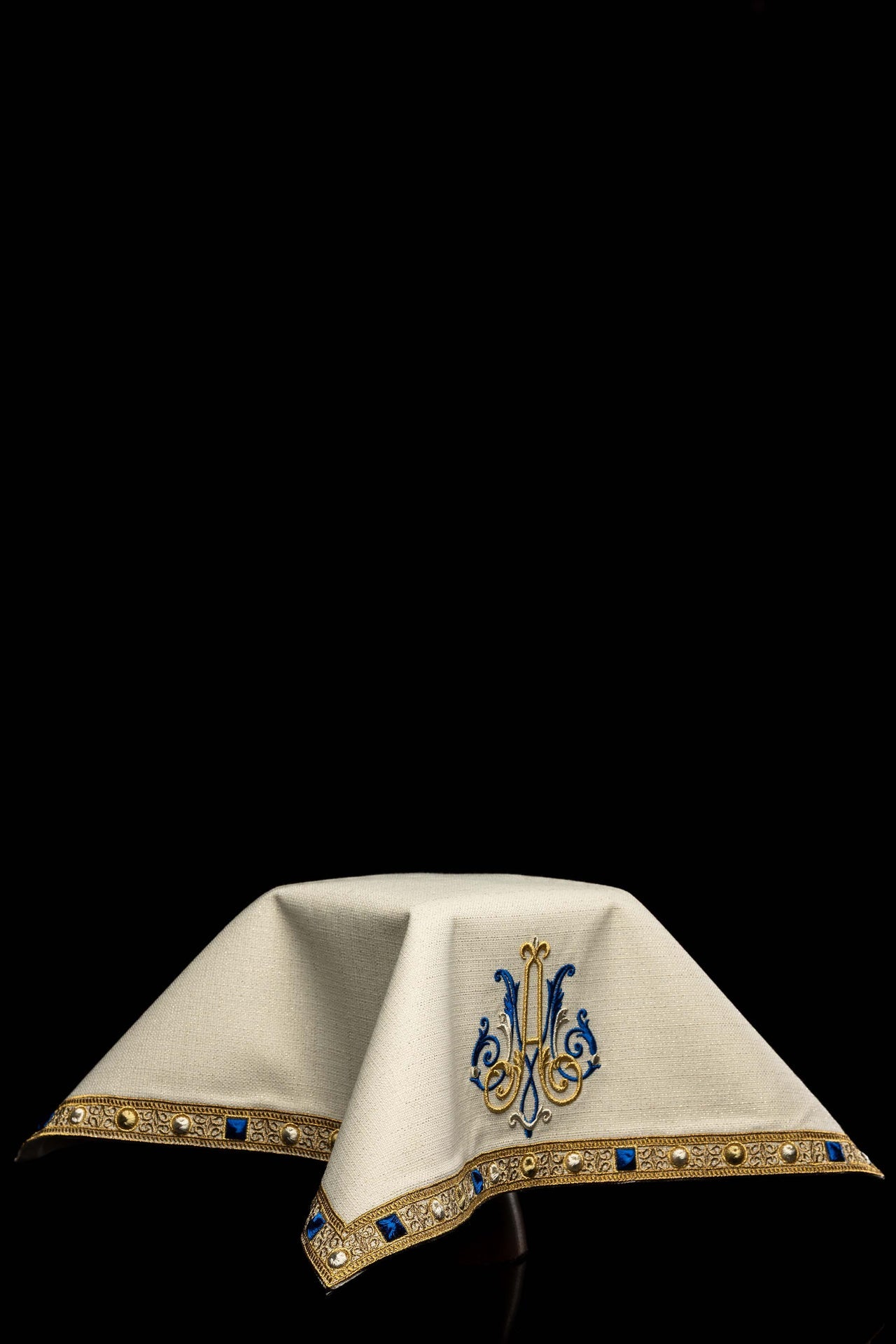 Ecru Chalice Veil with Marian Embroidery