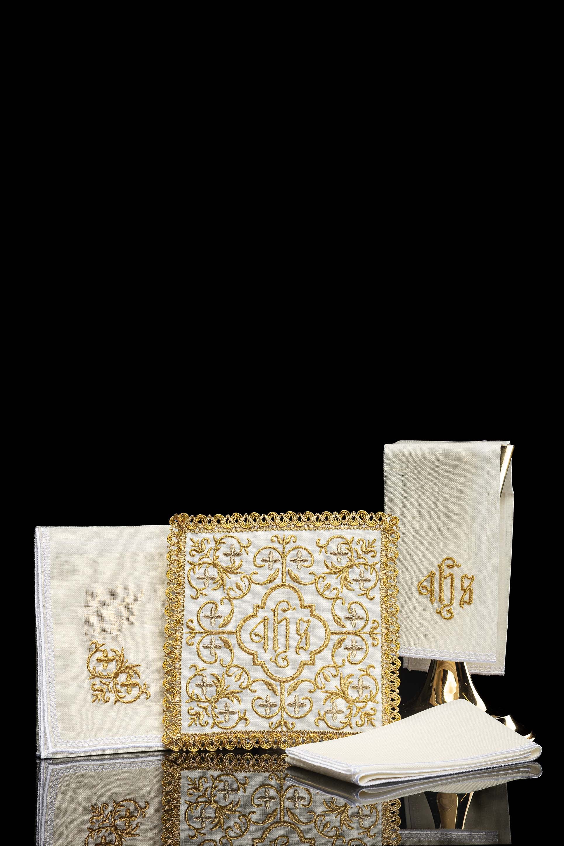 Linen Holy Family Chalice Linens - CHASUBLES.COM