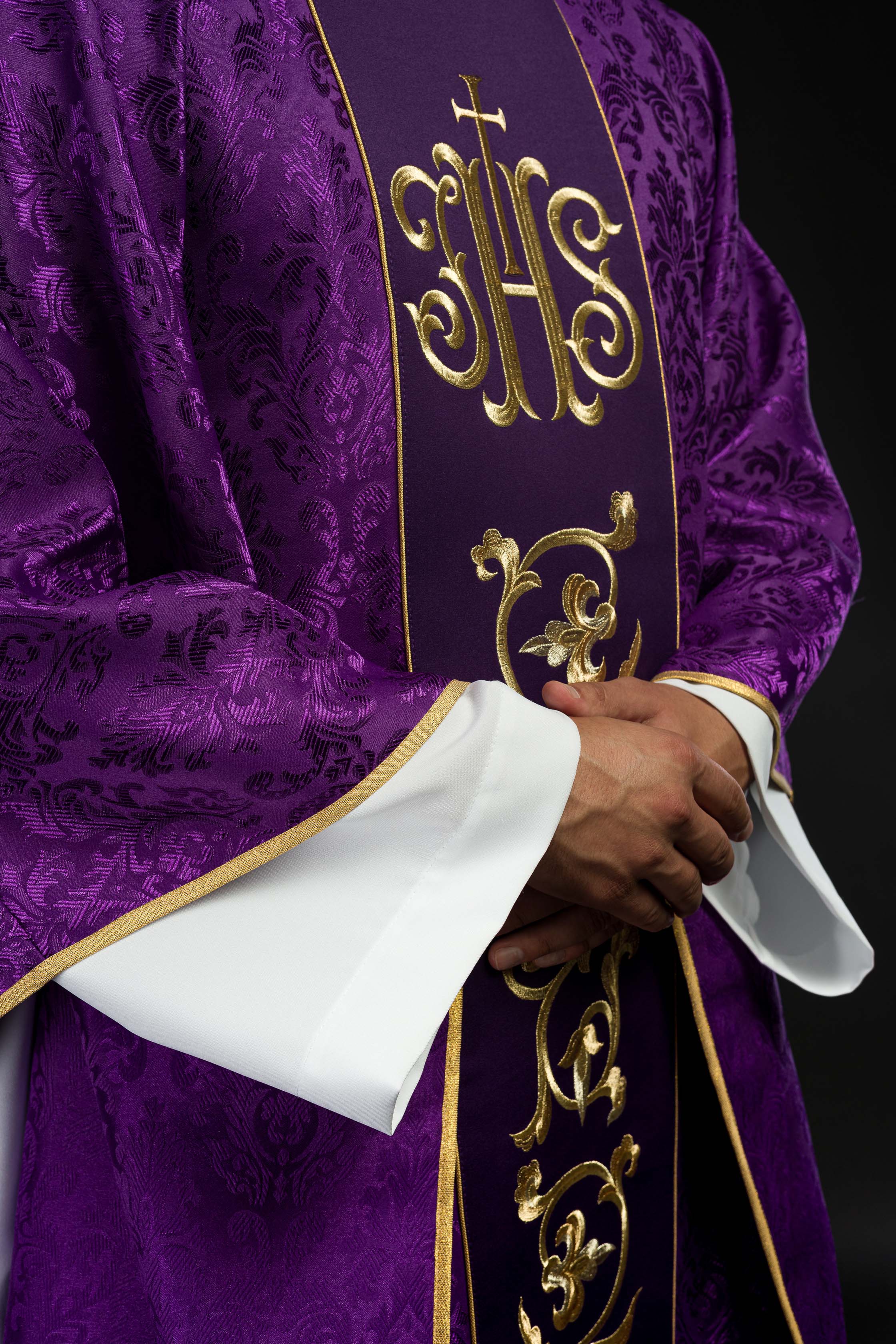 Purple chasuble made of jacquard texture with classic JHS motif - CHASUBLES.COM