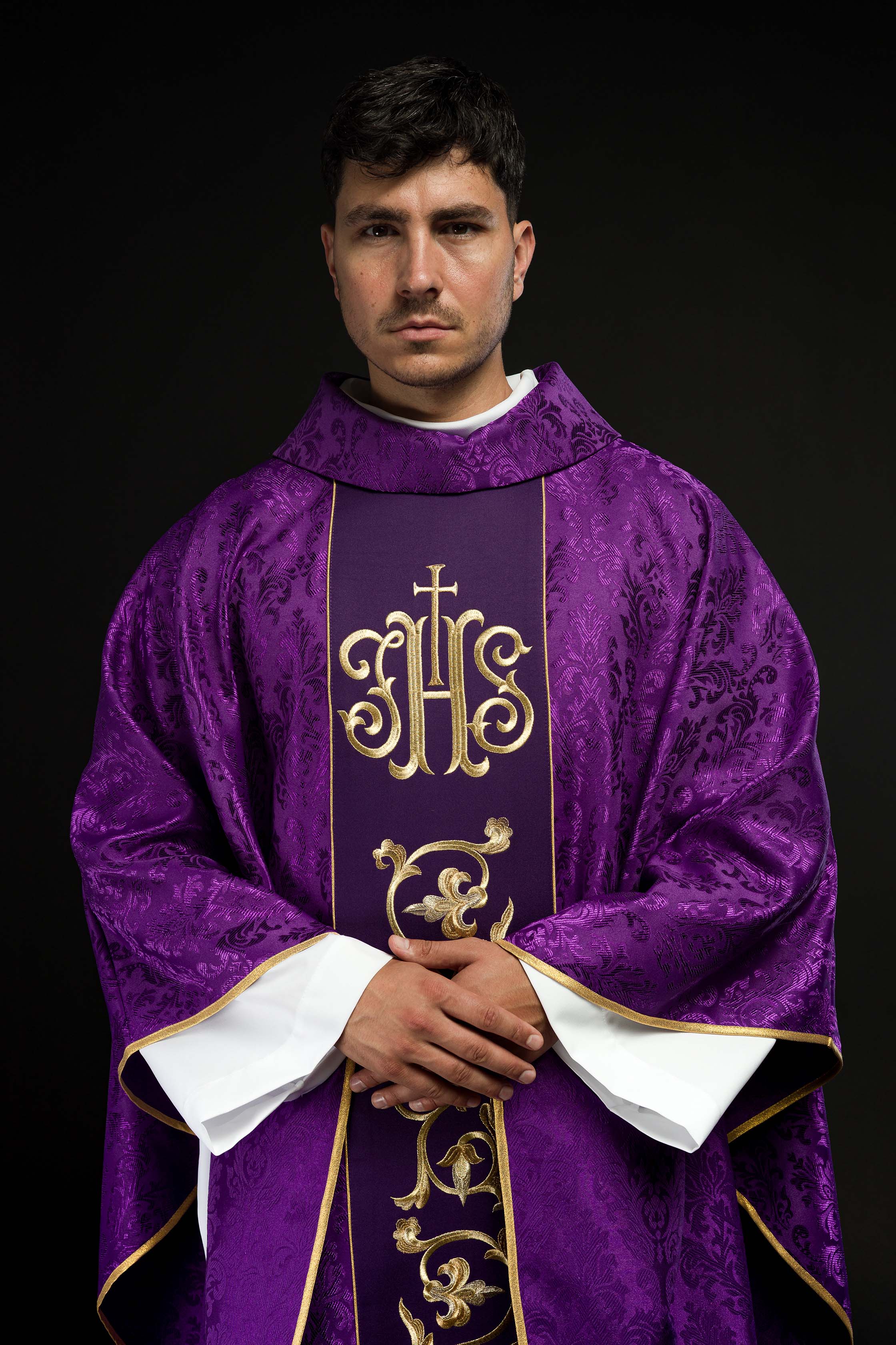 Purple chasuble made of jacquard texture with classic JHS motif - CHASUBLES.COM