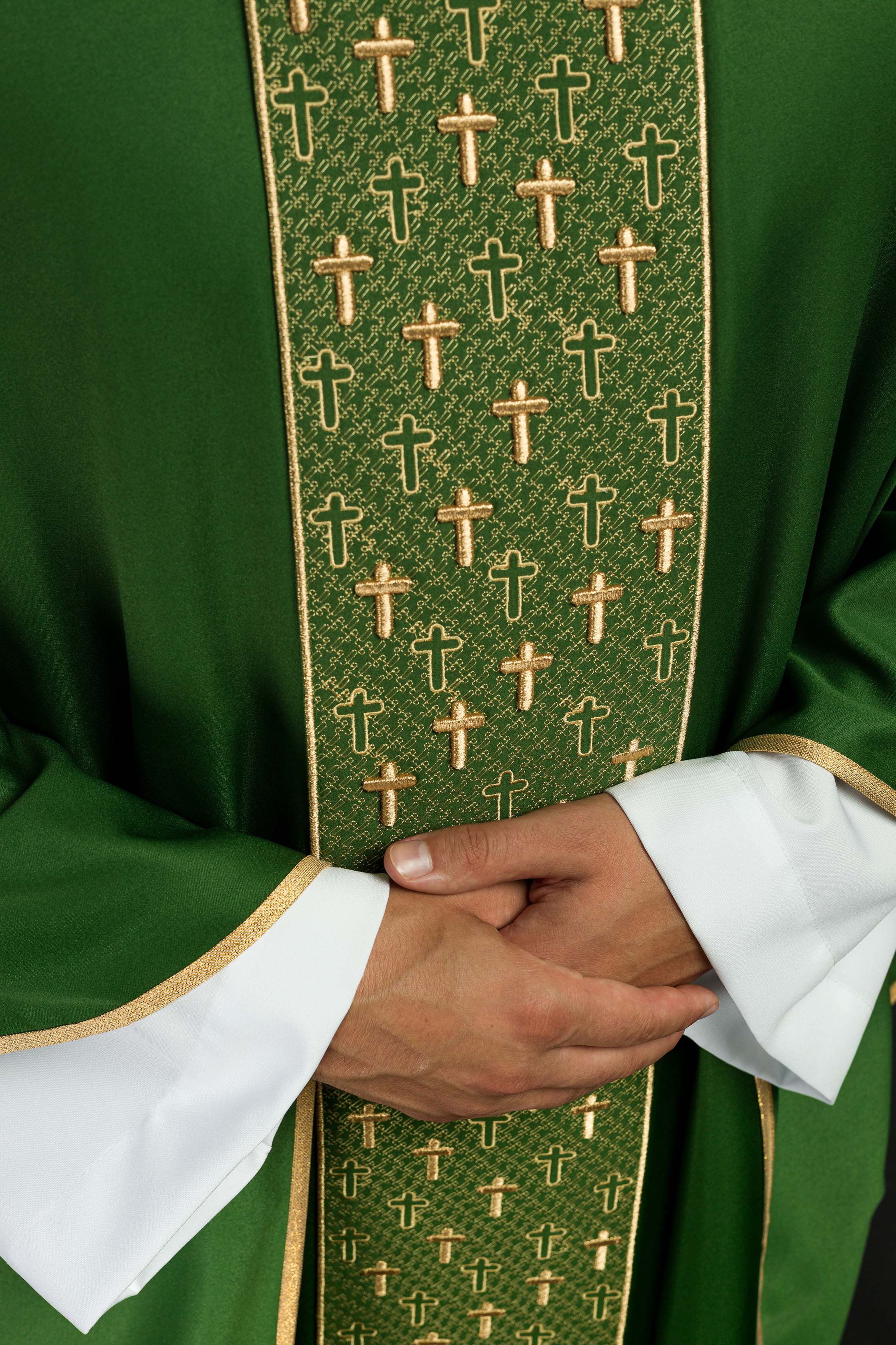 Chasuble with richly embroidered belt in green crosses - CHASUBLES.COM