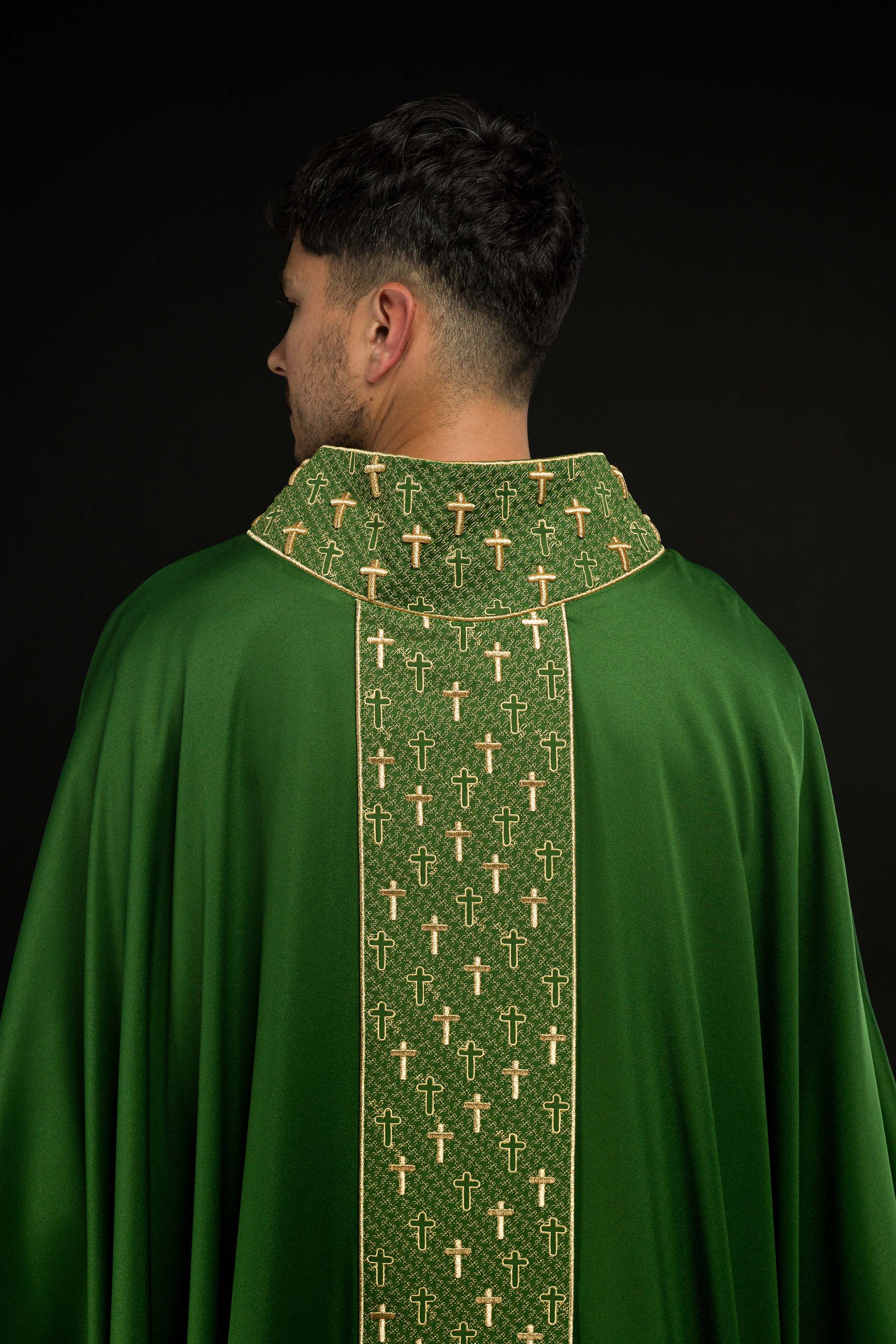 Chasuble with richly embroidered belt in green crosses - CHASUBLES.COM