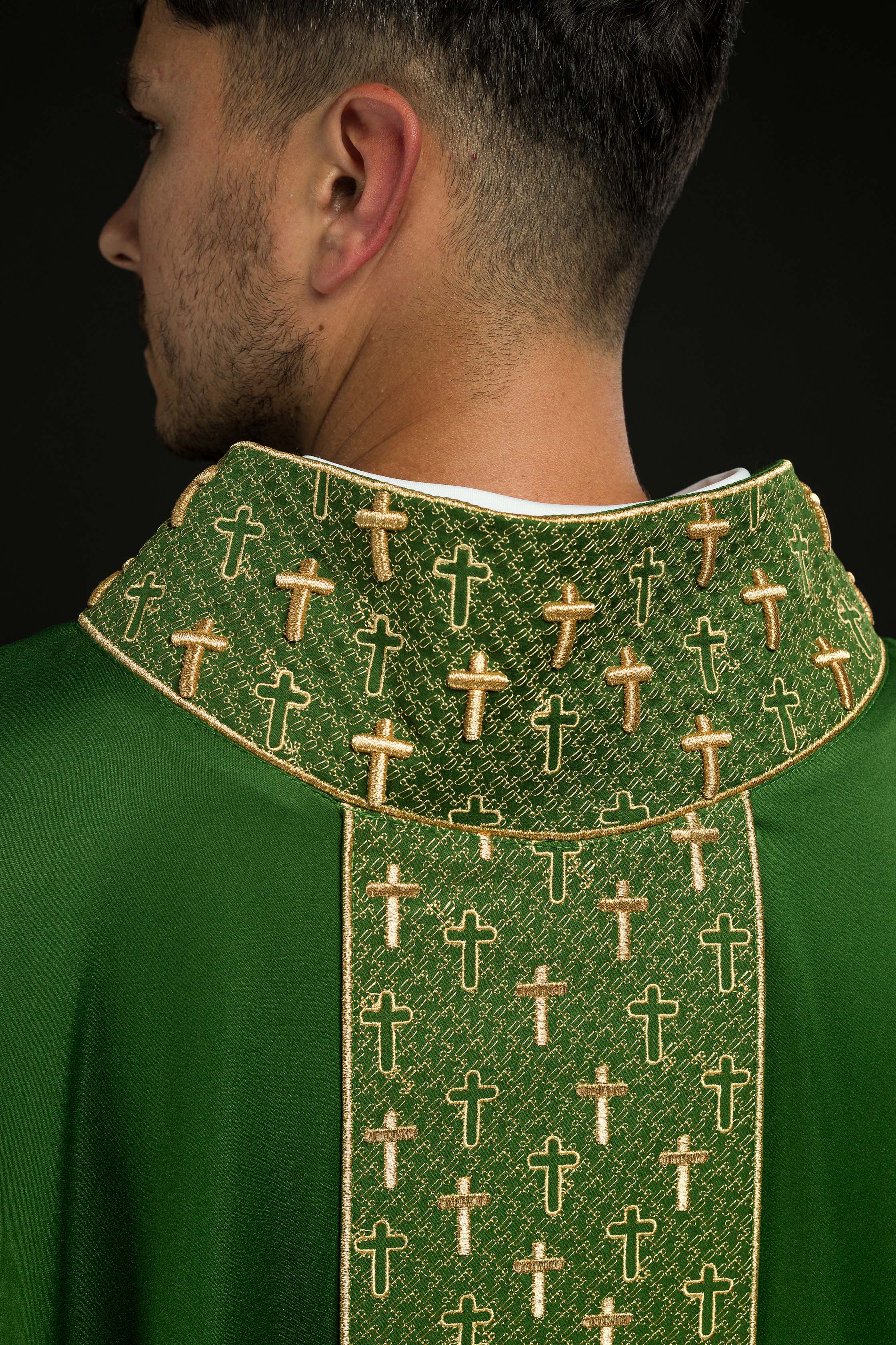 Chasuble with richly embroidered belt in green crosses - CHASUBLES.COM