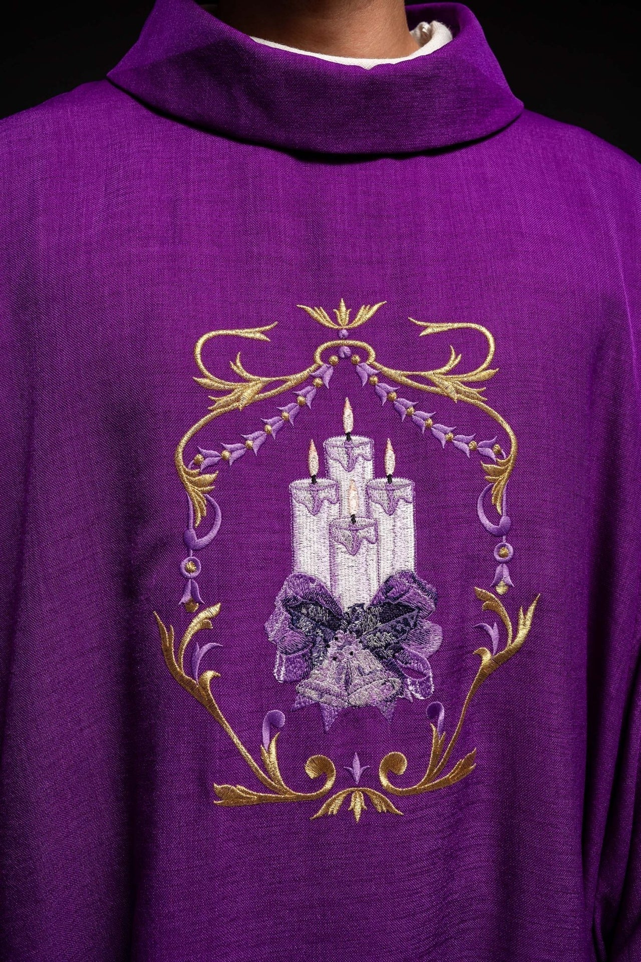 Advent chasuble with candle embroidery KOR/254/03/03 FIOLET - CHASUBLES.COM