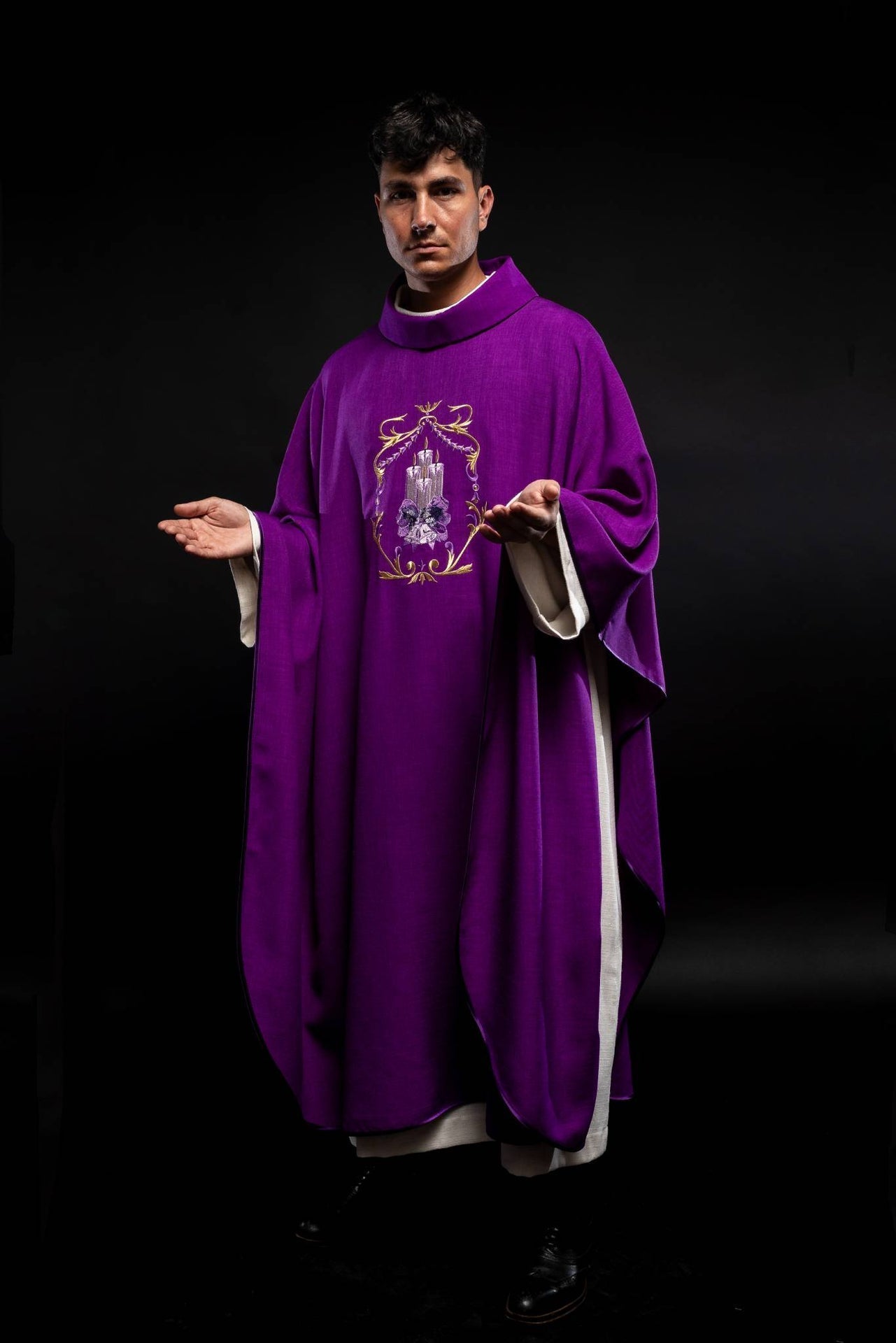Advent chasuble with candle embroidery KOR/254/03/03 FIOLET - CHASUBLES.COM